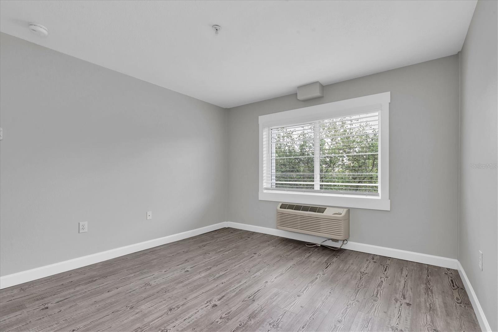 406 W CEDAR ST #403 — photo 13