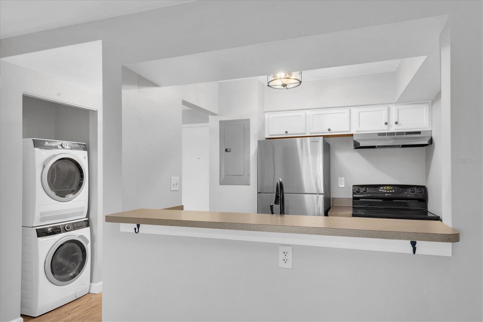 406 W CEDAR ST #403 — photo 6