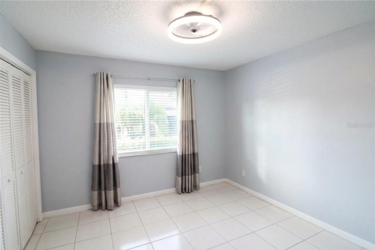 105 LAKESIDE CT #ELW VI UNIT 5 — photo 38