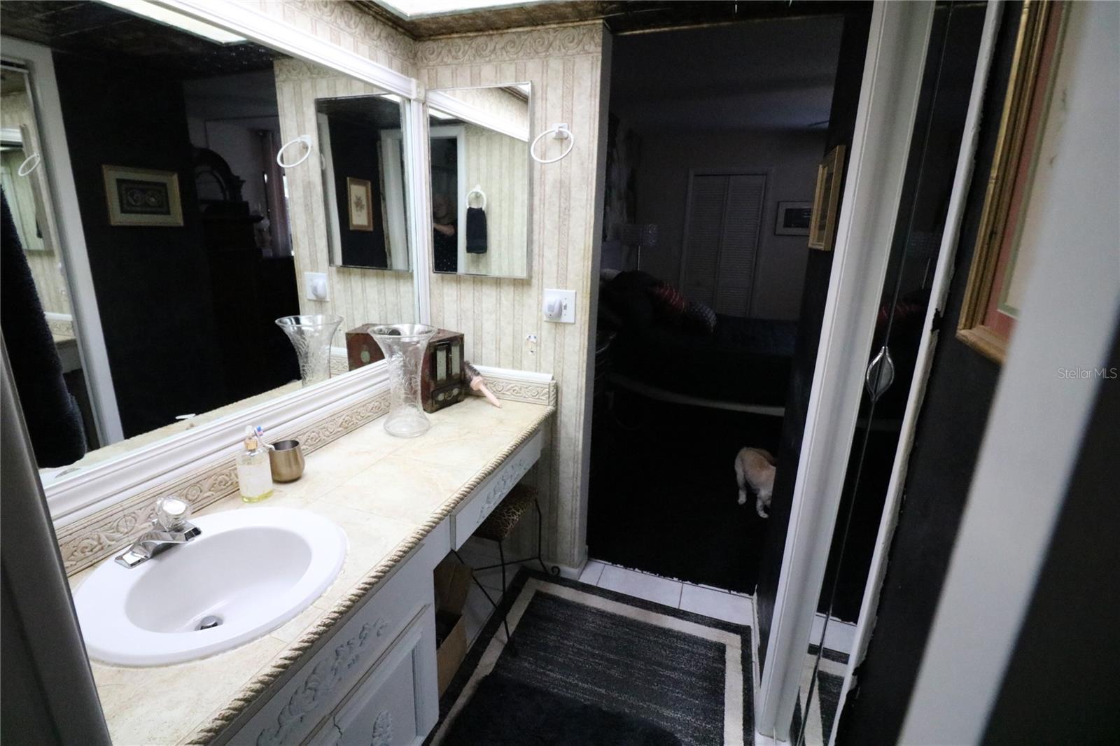 105 LAKESIDE CT #ELW VI UNIT 5 — photo 33