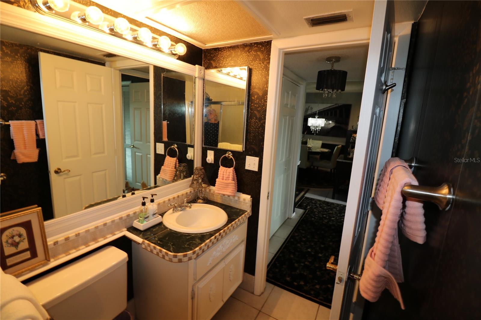 105 LAKESIDE CT #ELW VI UNIT 5 — photo 42