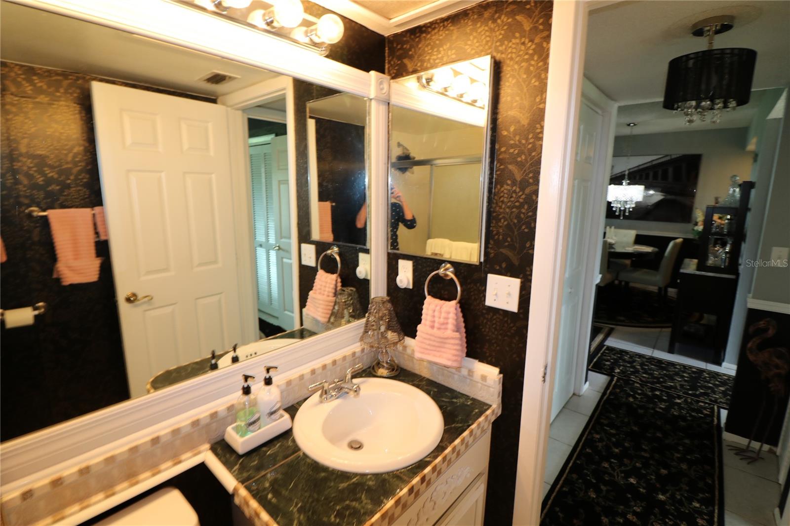 105 LAKESIDE CT #ELW VI UNIT 5 — photo 36