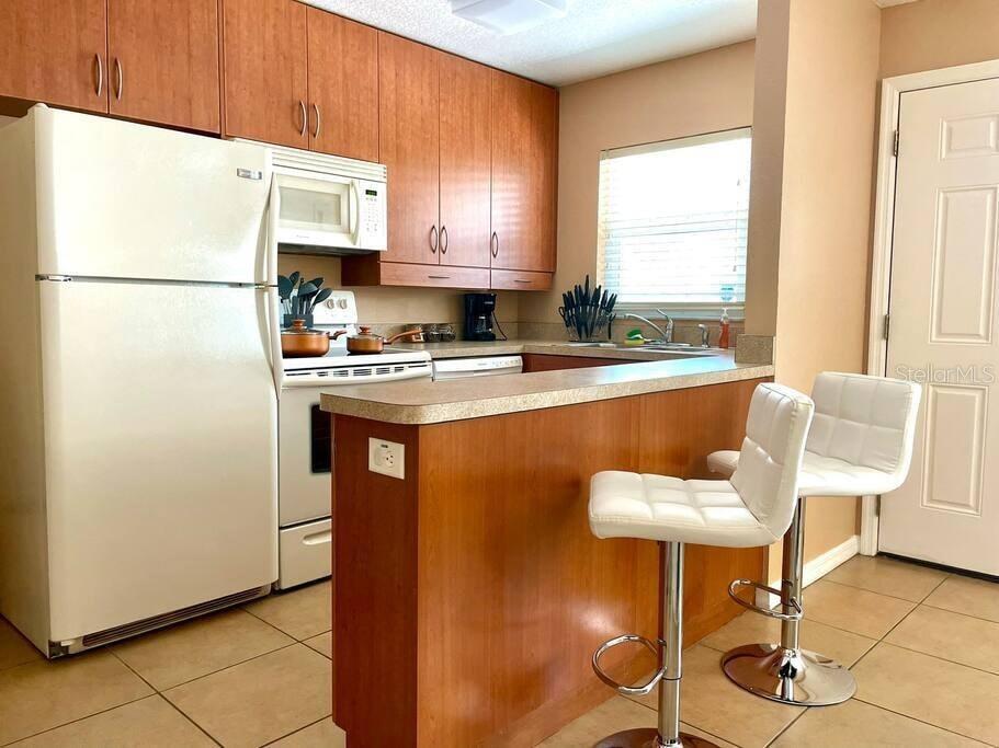 2050 ARLINGTON ST #106 — photo 3