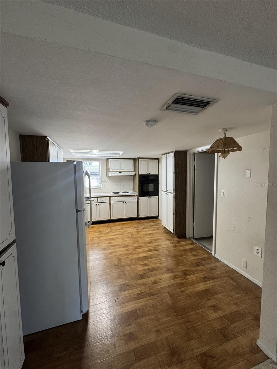 8930 WINDSONG LN — photo 8