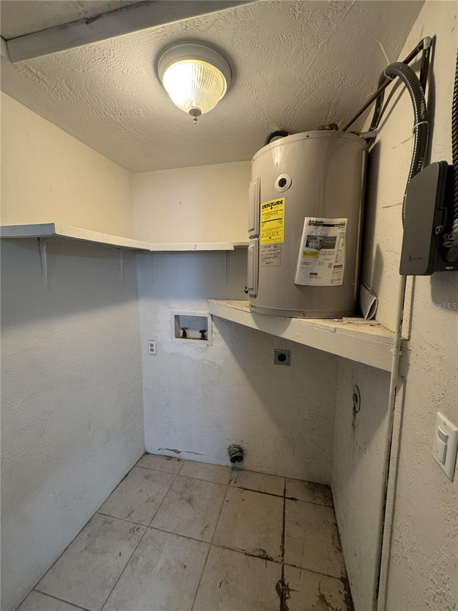 8930 WINDSONG LN — photo 40