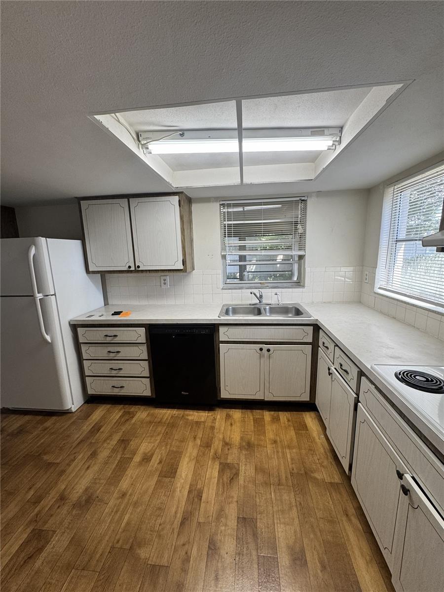 8930 WINDSONG LN — photo 10