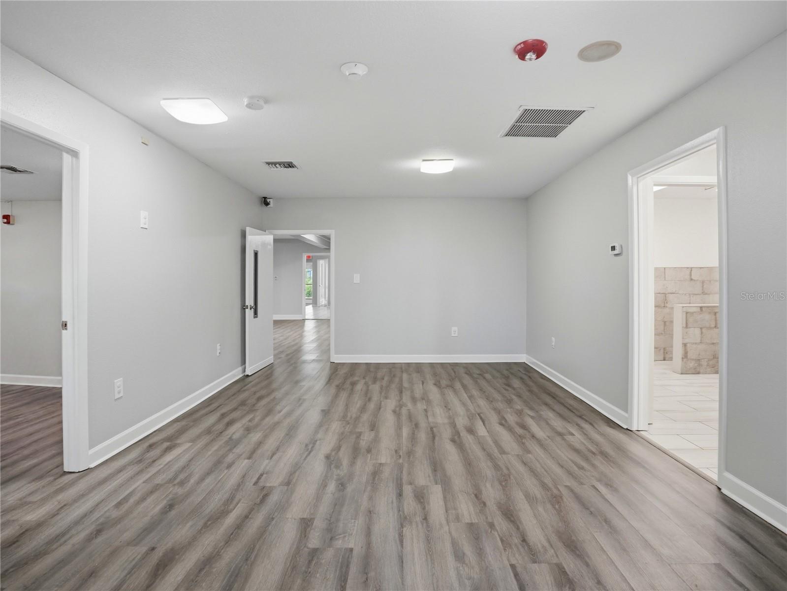 6926 RIDGE RD — photo 8