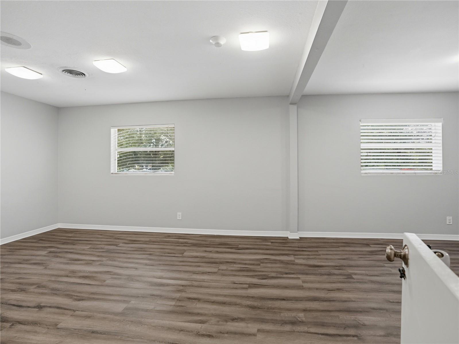 6926 RIDGE RD — photo 3