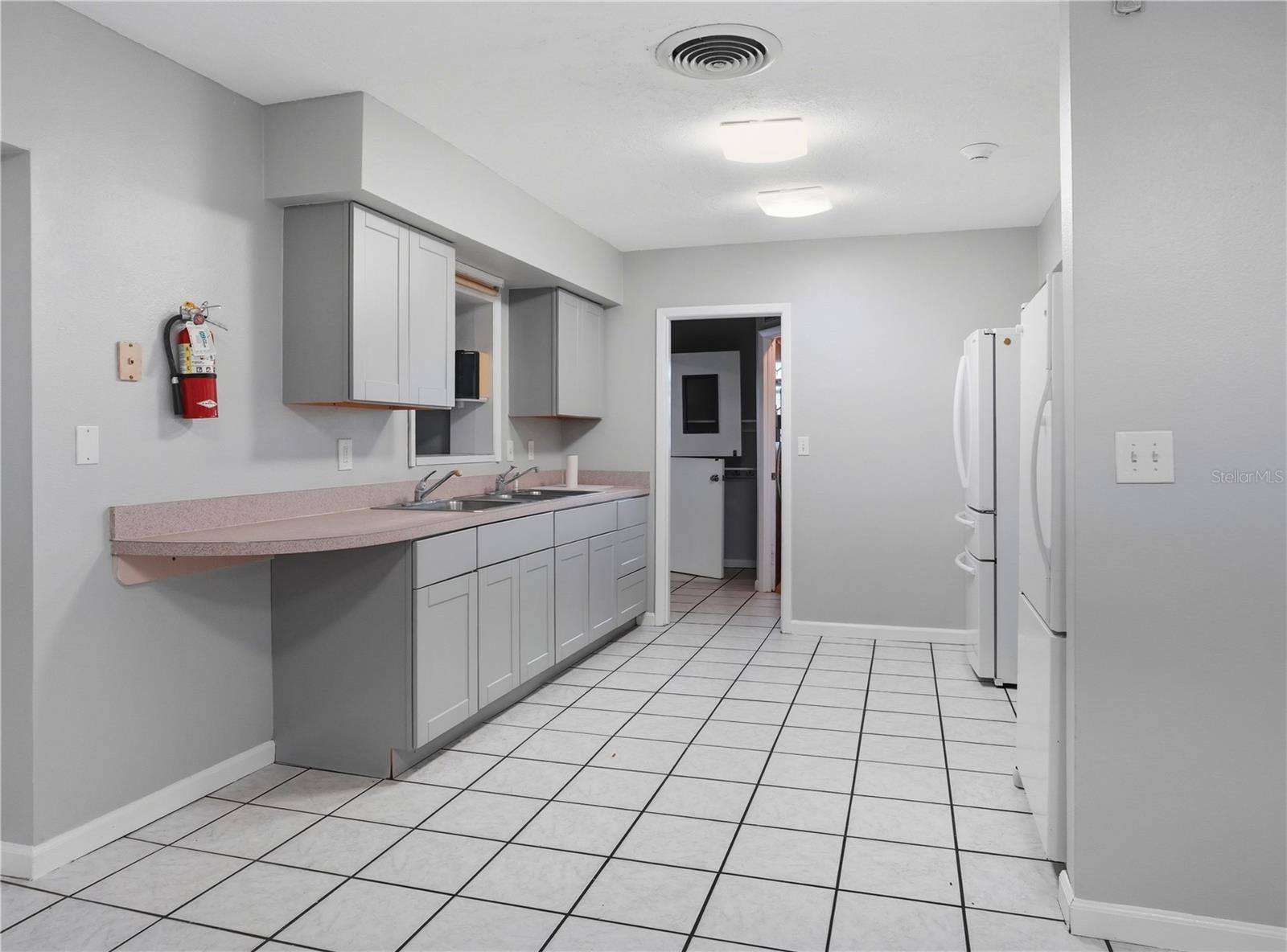 6926 RIDGE RD — photo 6