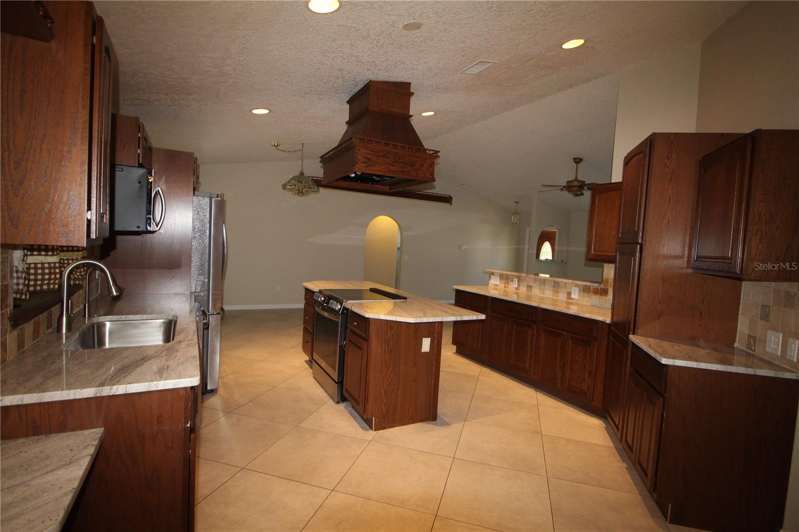 1759 ALABELLE LN — photo 8