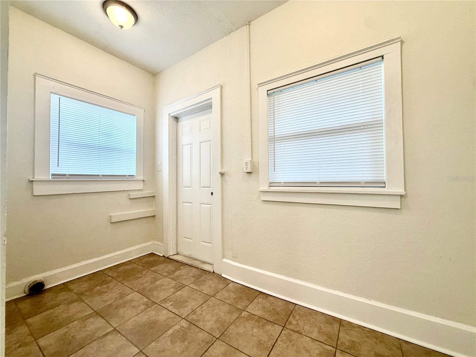103 W EMMA ST — photo 7