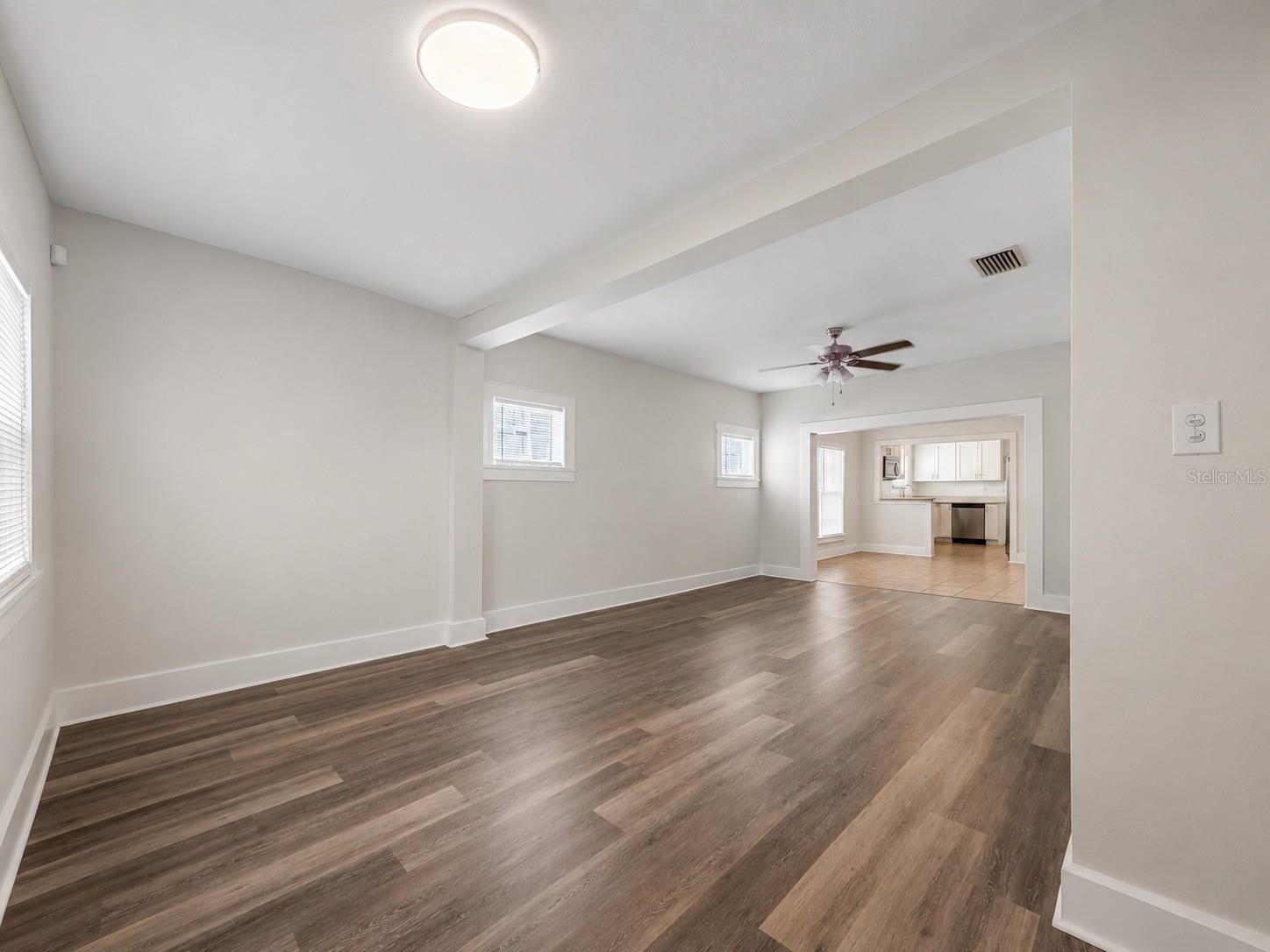 103 W EMMA ST — photo 2