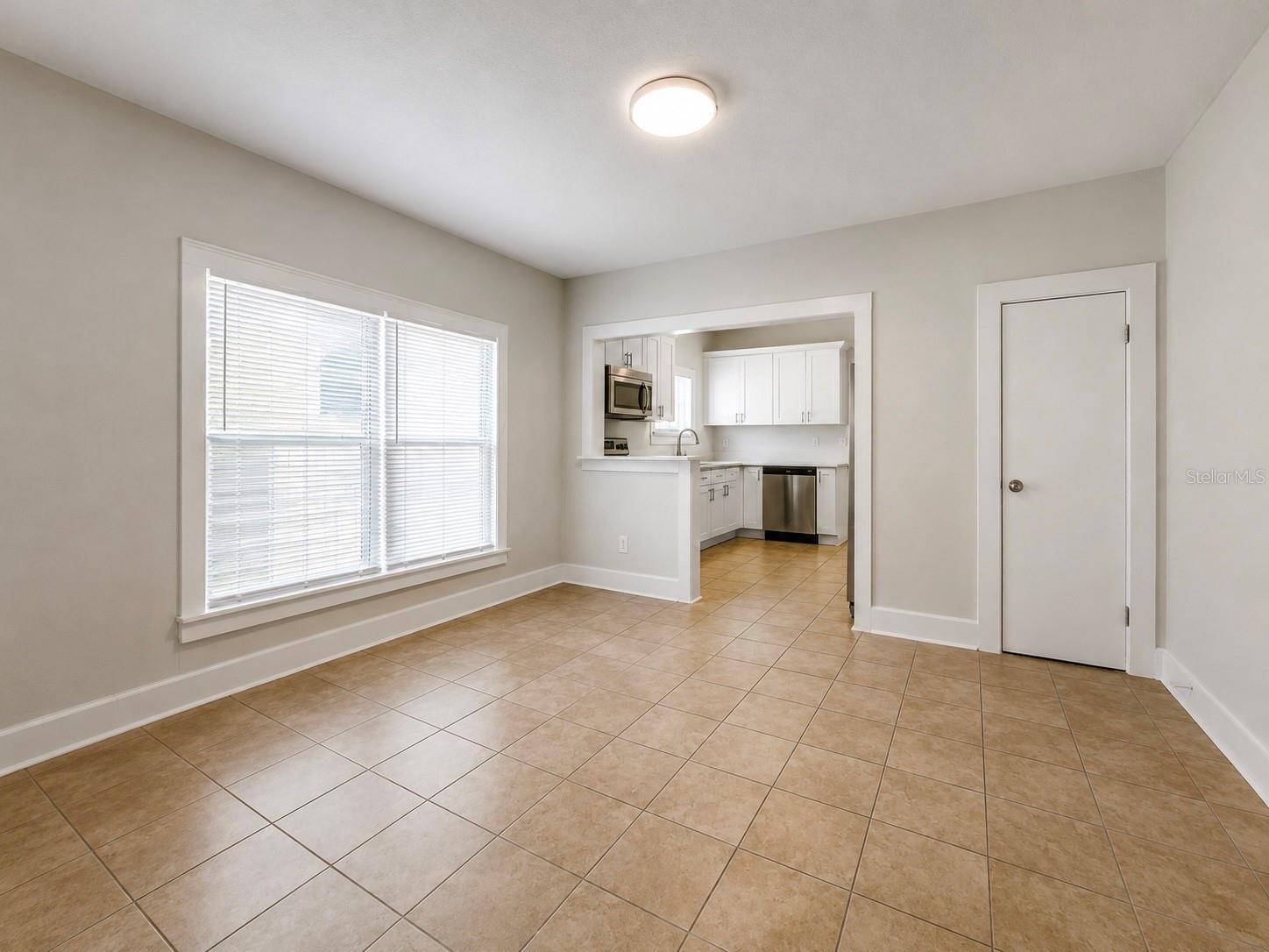 103 W EMMA ST — photo 3