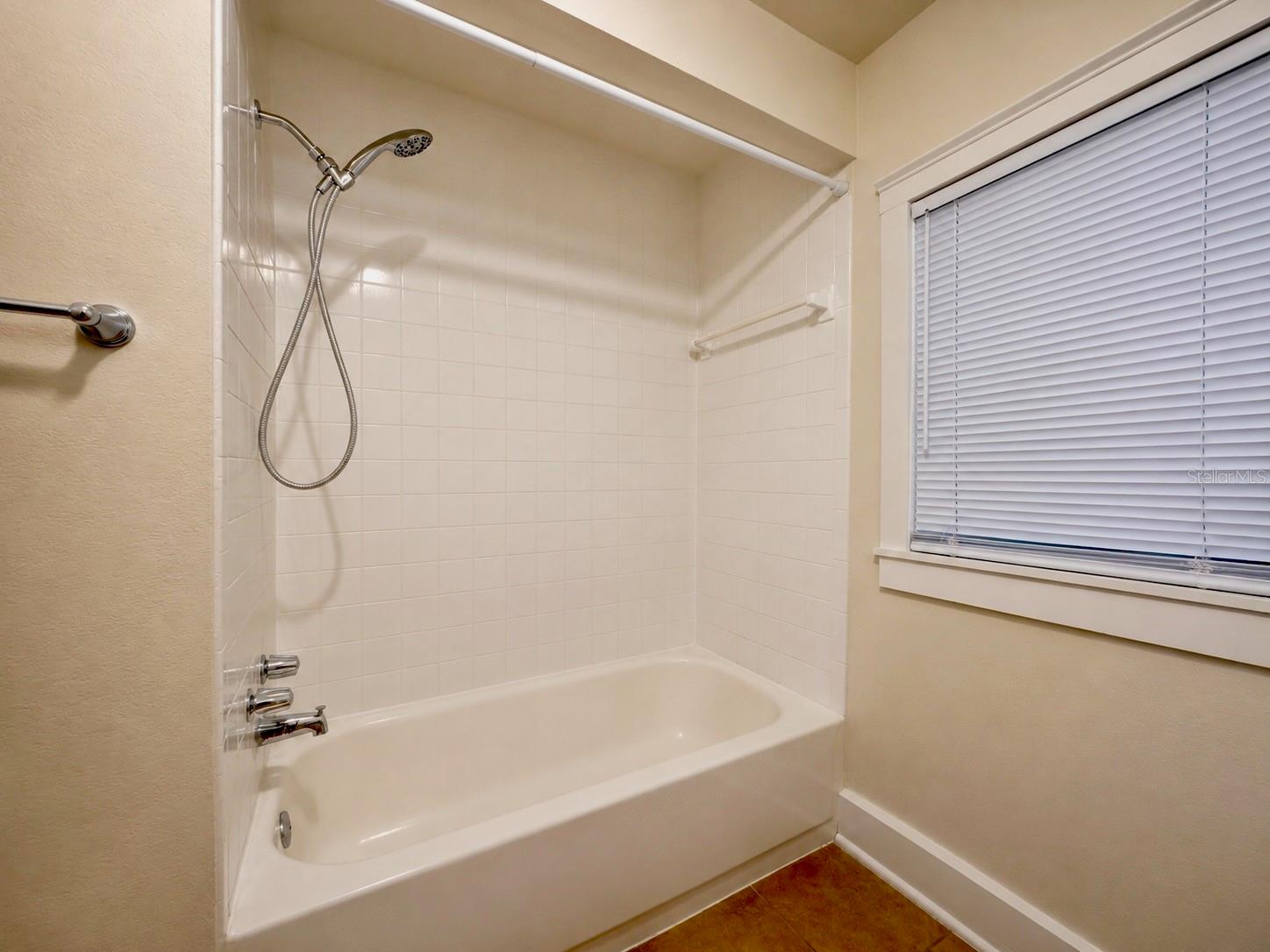 103 W EMMA ST — photo 10