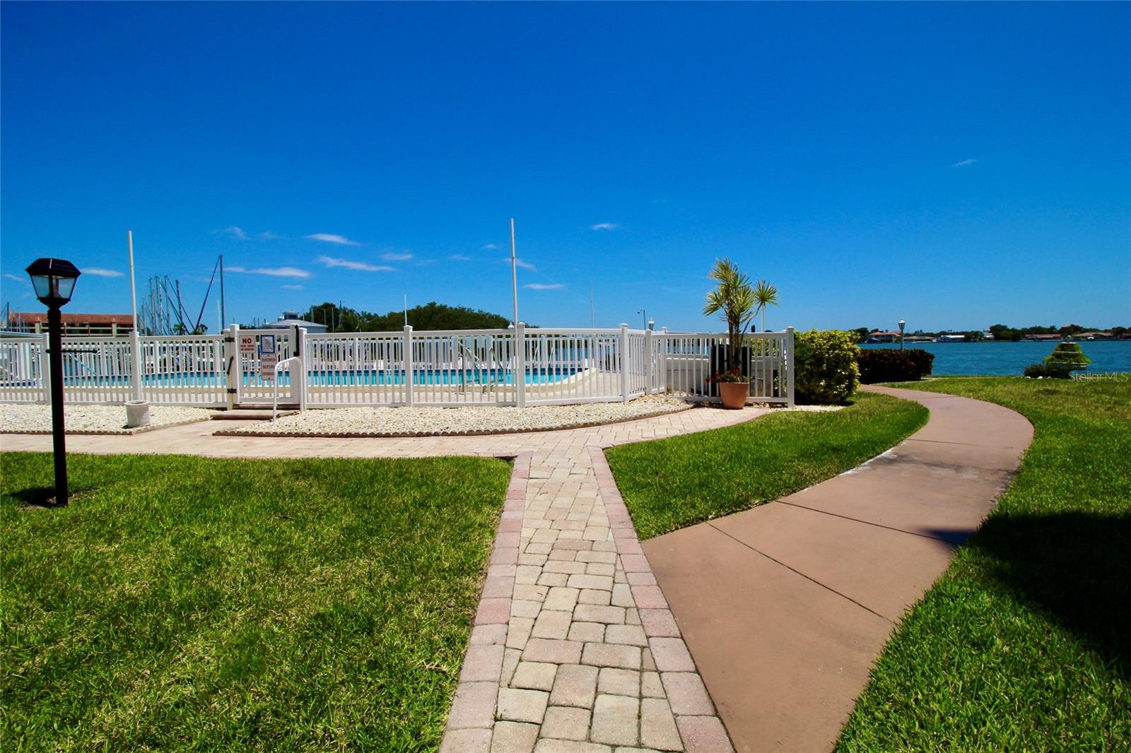1819 SHORE DR S #APT 106 — photo 17