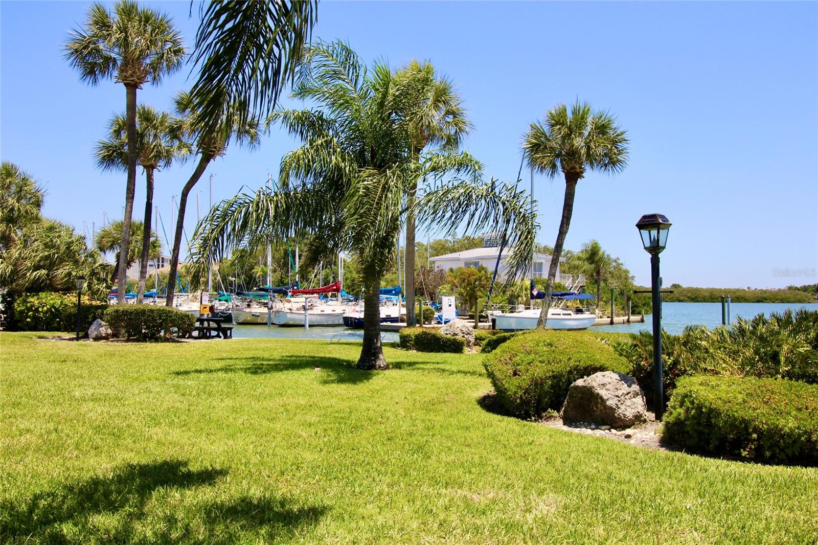 1819 SHORE DR S #APT 106 — photo 19