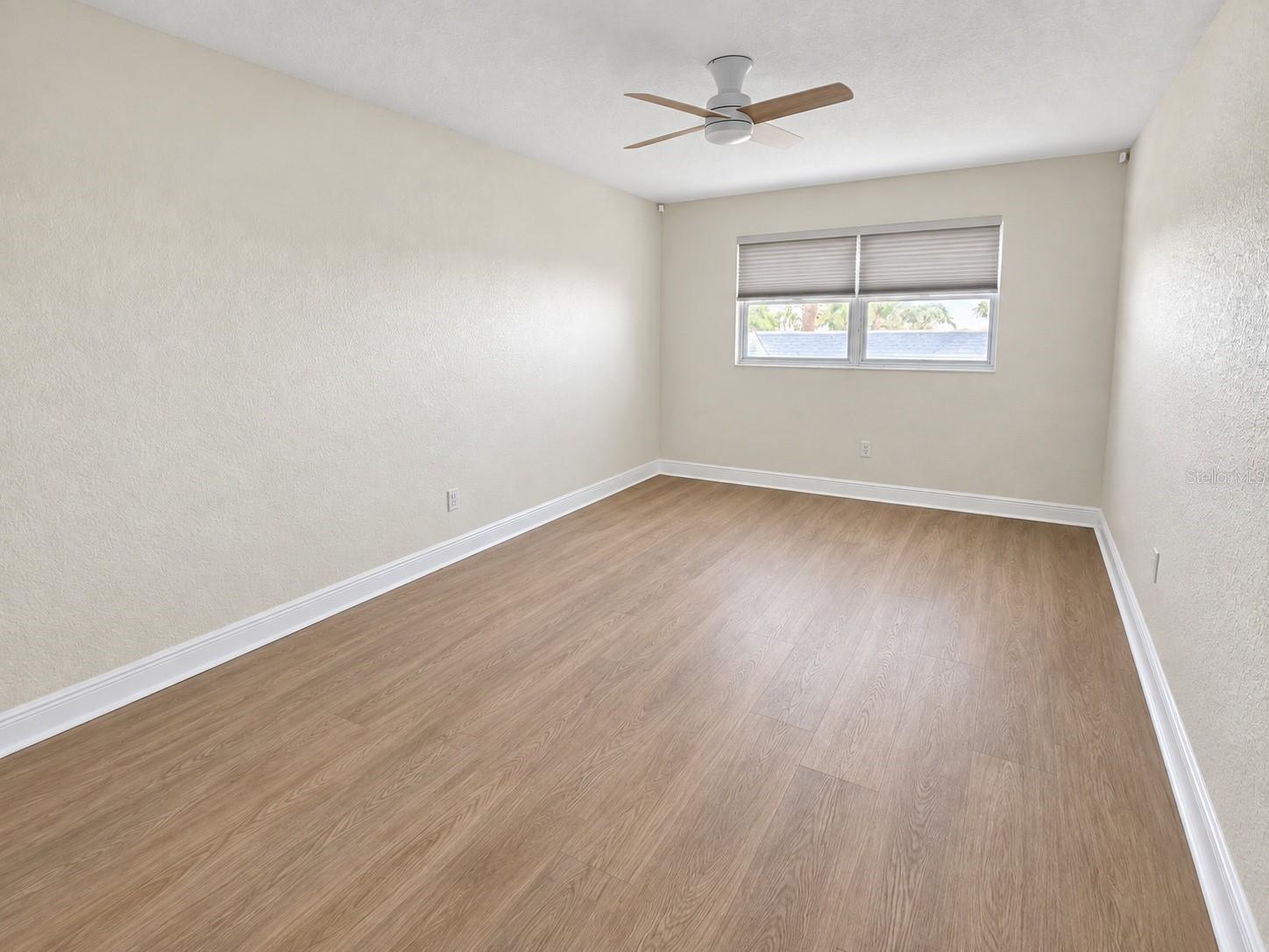 1819 SHORE DR S #APT 106 — photo 12
