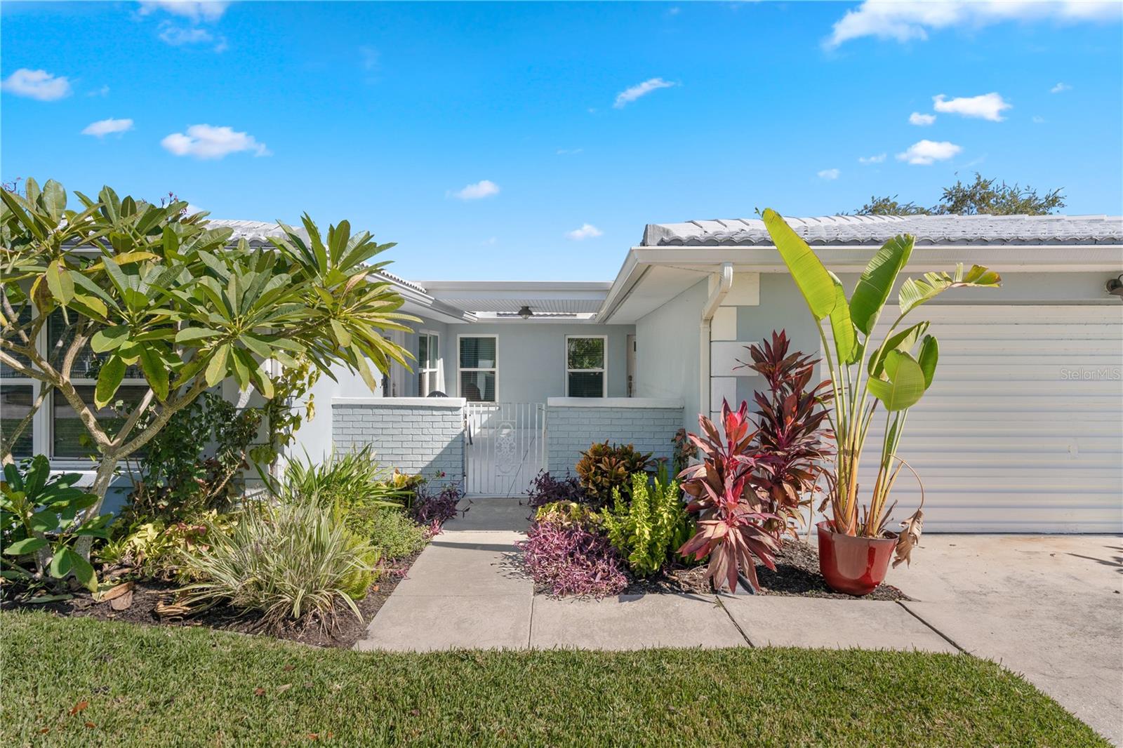 5027 WATERSIDE DR — photo 2