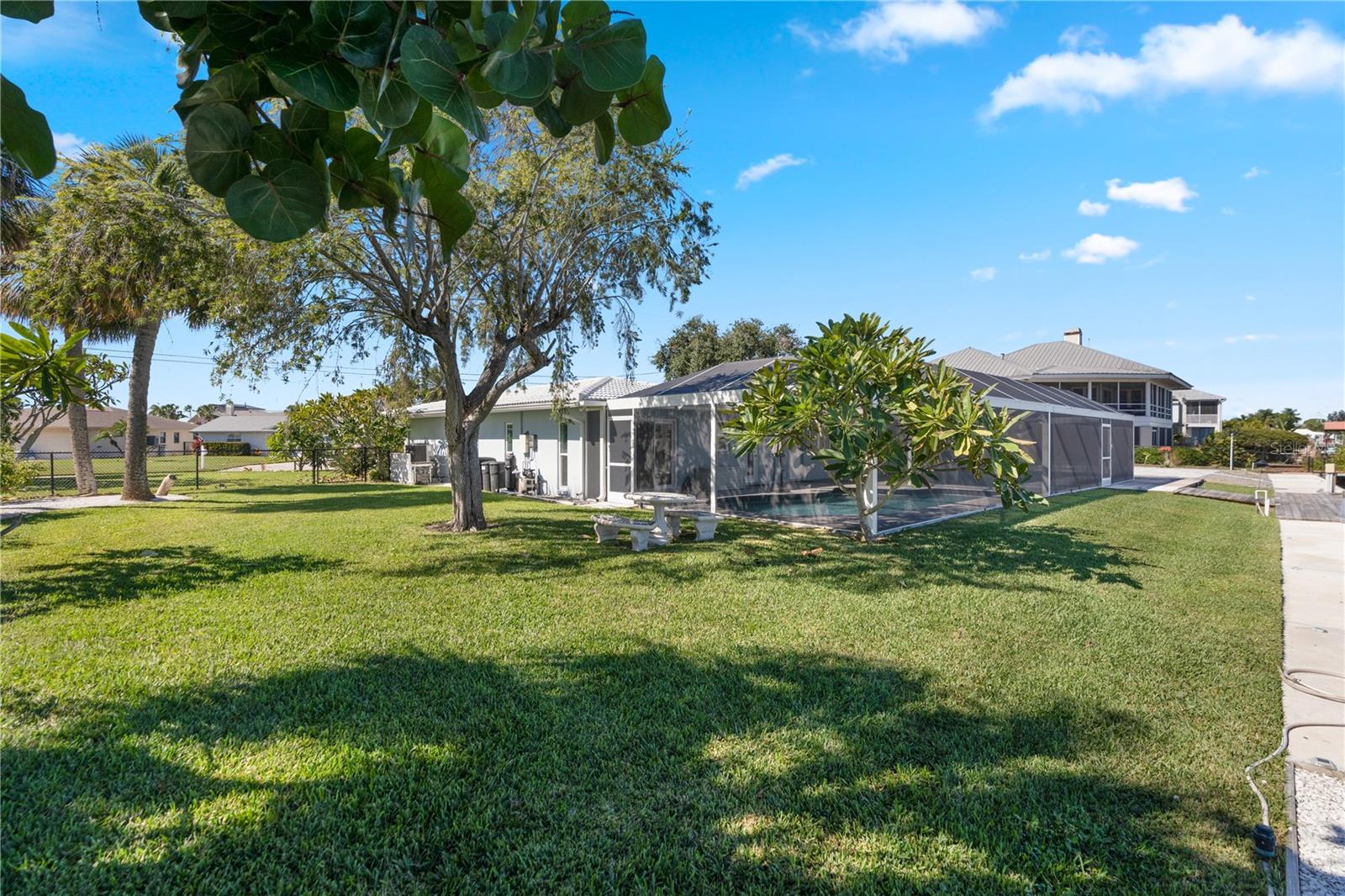 5027 WATERSIDE DR — photo 5