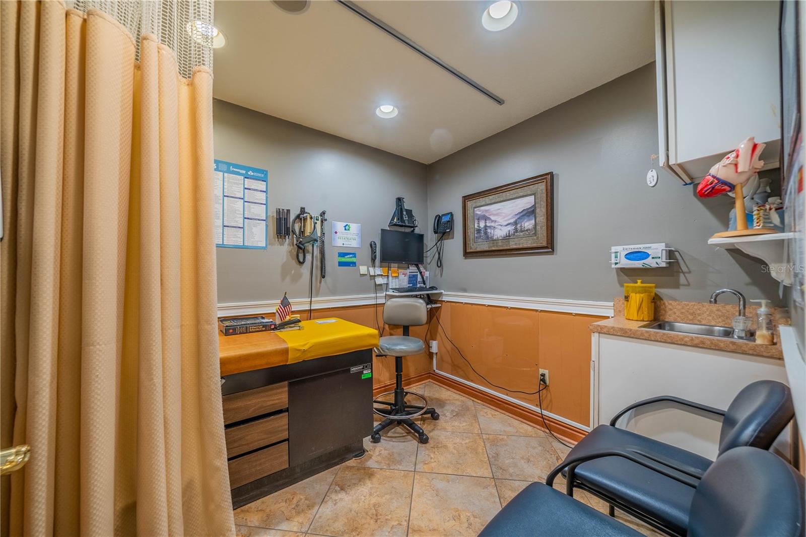 10508 GIBSONTON DR — photo 24