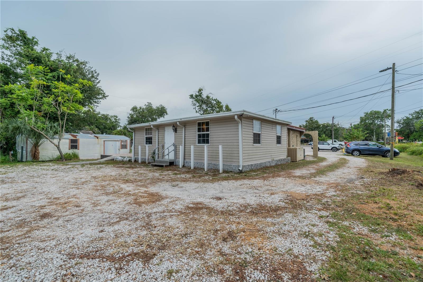 10508 GIBSONTON DR — photo 32