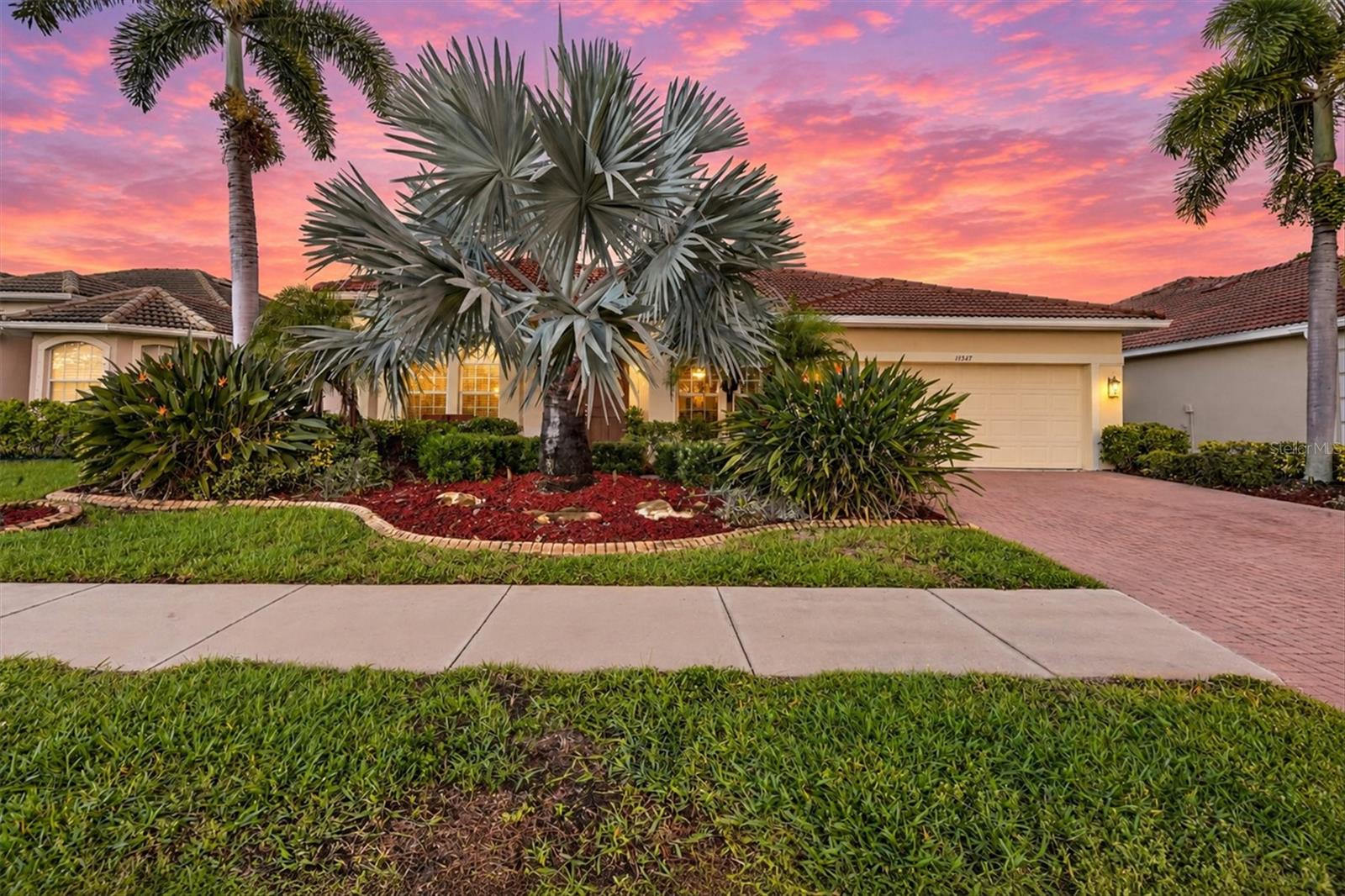 11347 DANCING RIVER DR — photo 2