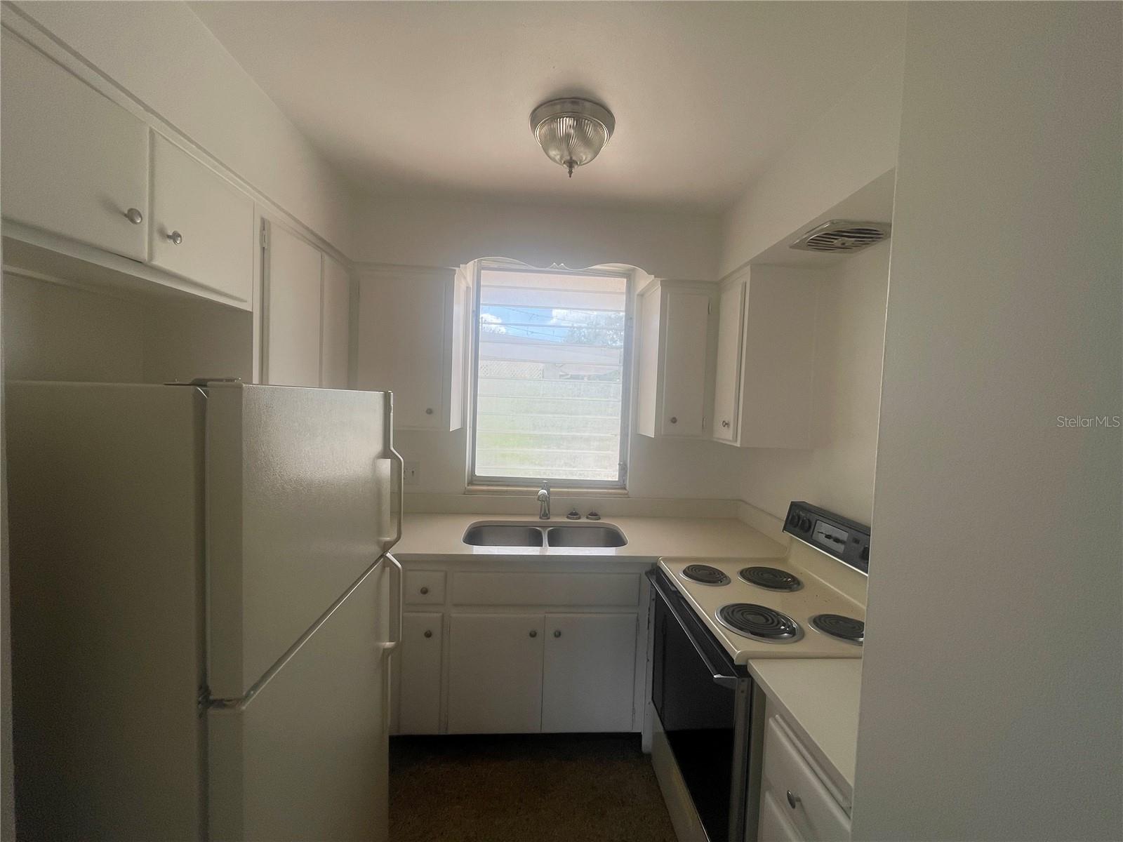 200 N BETTY LN #1B — photo 7