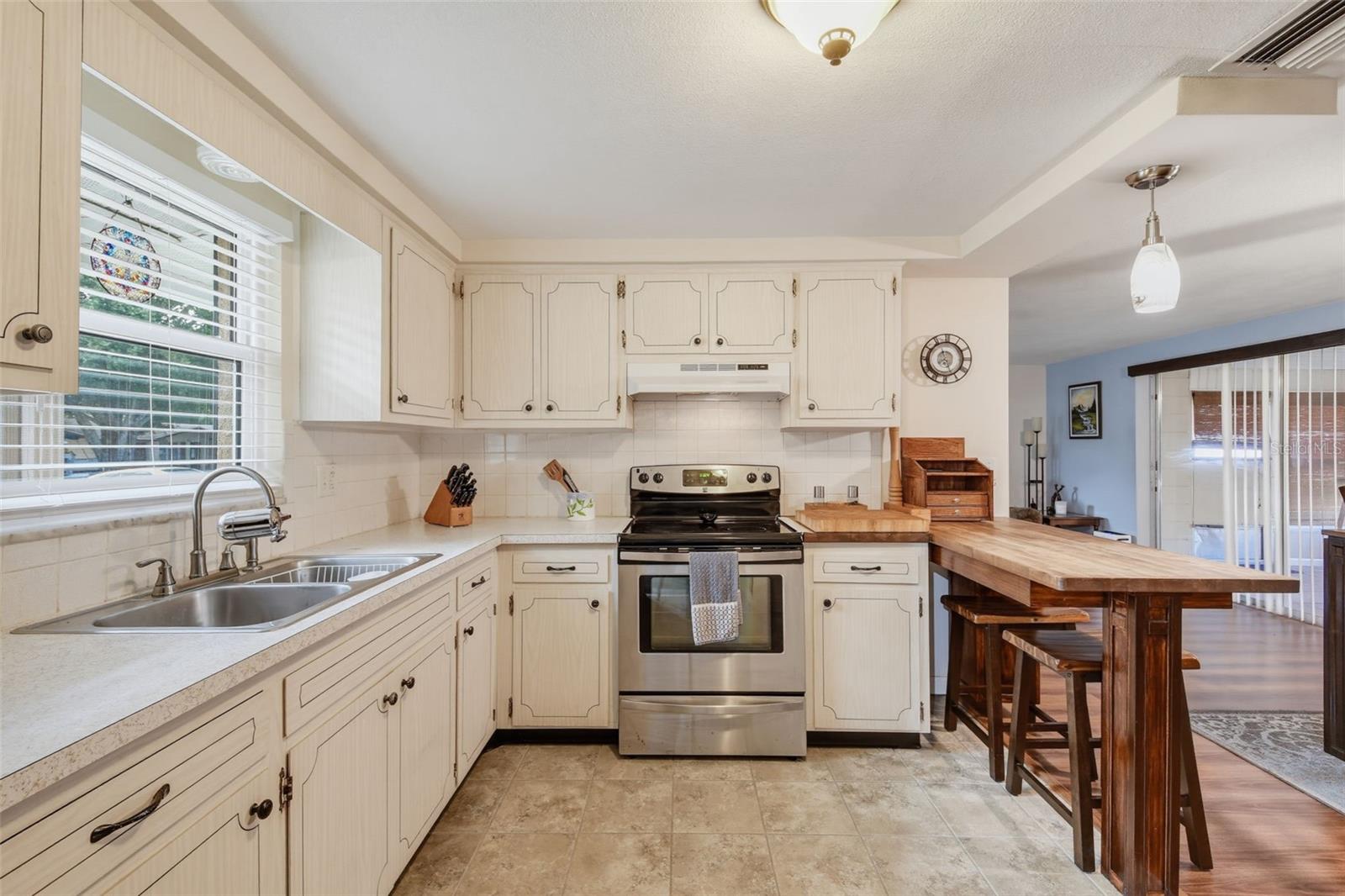 10831 MAPLEWOOD AVE — photo 2