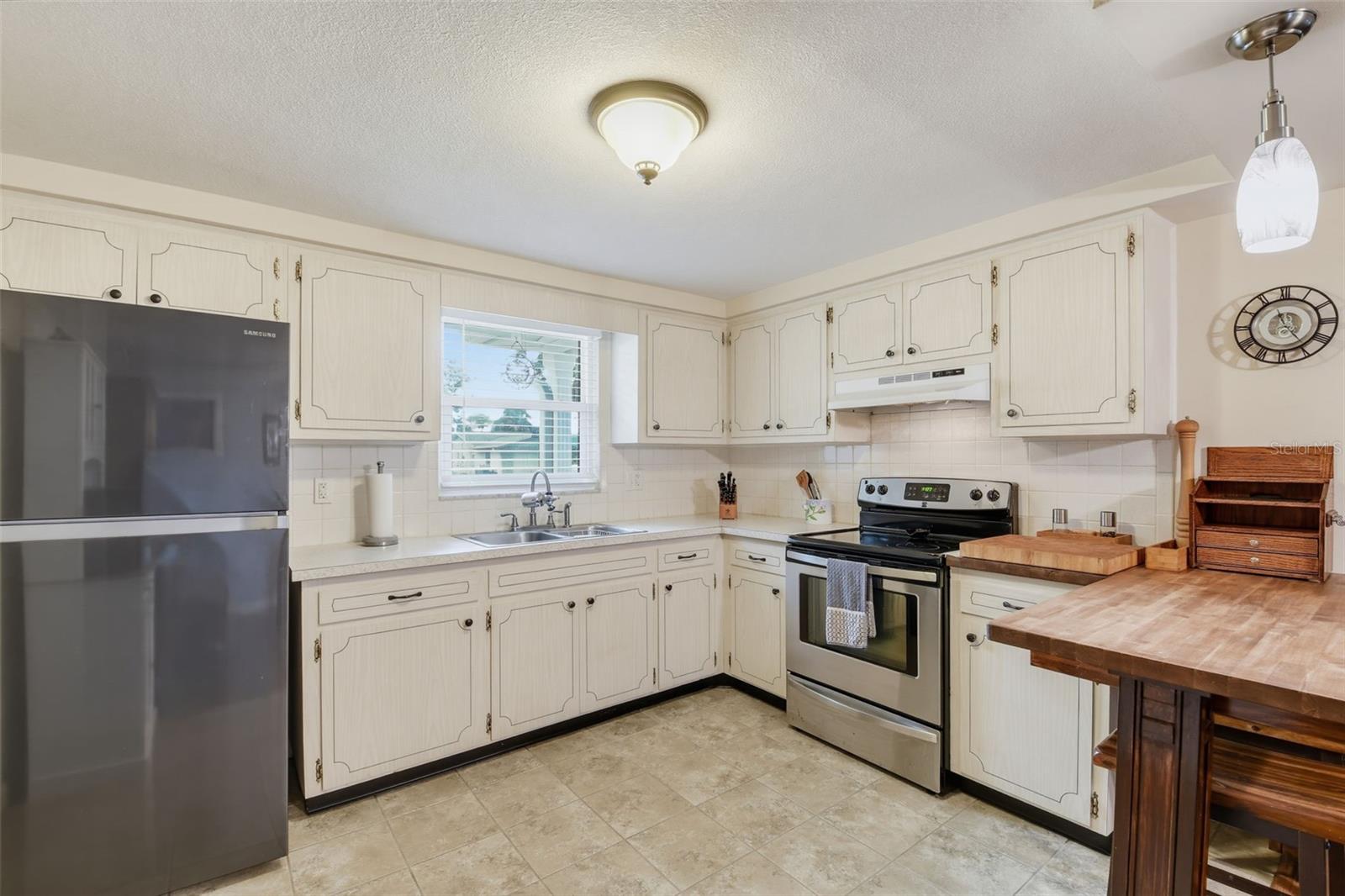 10831 MAPLEWOOD AVE — photo 12