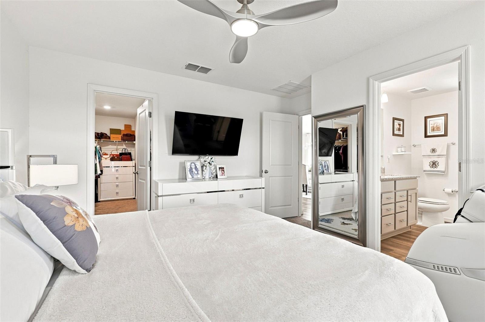 9540 SANDY BLUFFS CIR — photo 17