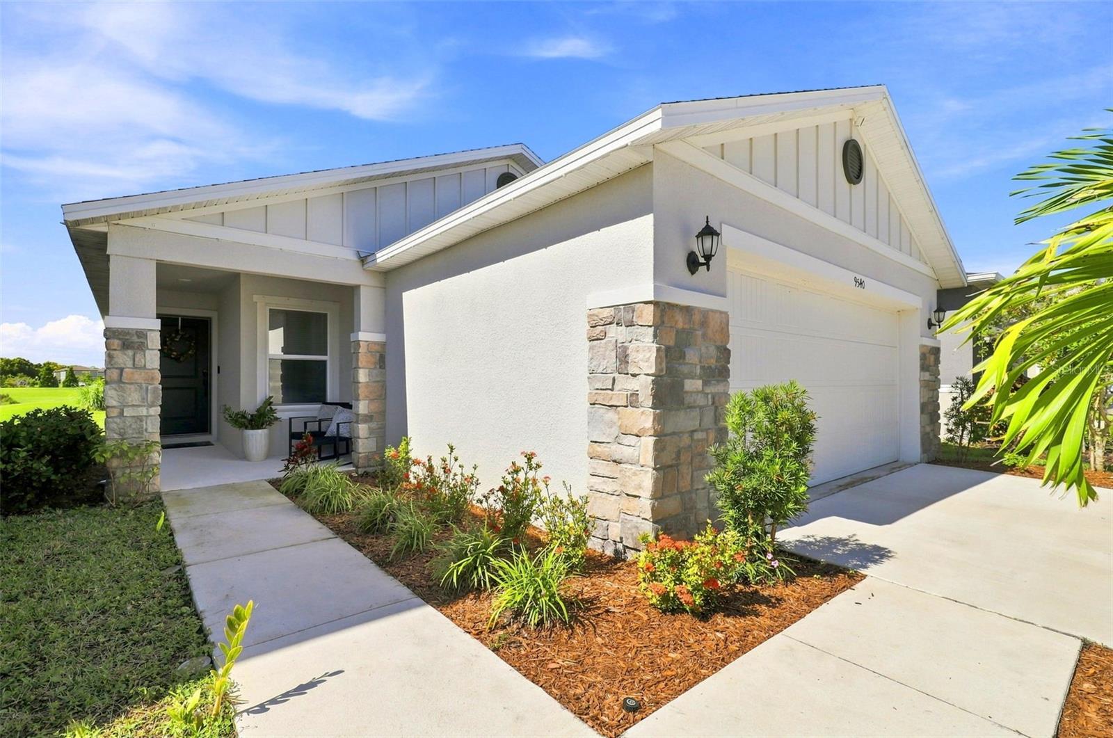 9540 SANDY BLUFFS CIR — photo 2