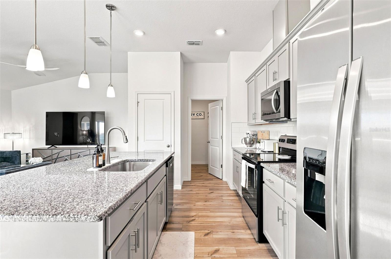 9540 SANDY BLUFFS CIR — photo 11