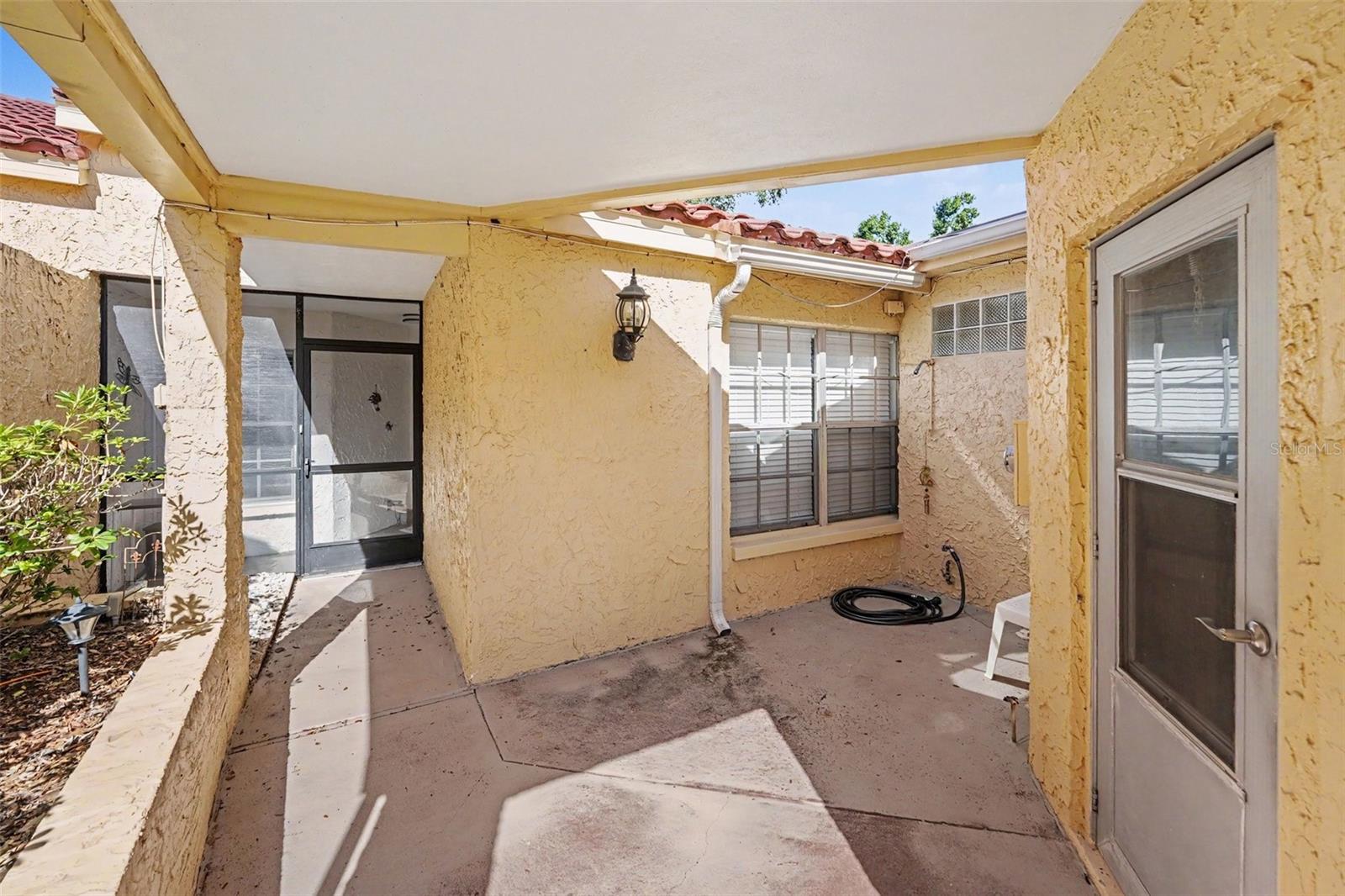 1652 HIGHLAND CLUB LN — photo 28