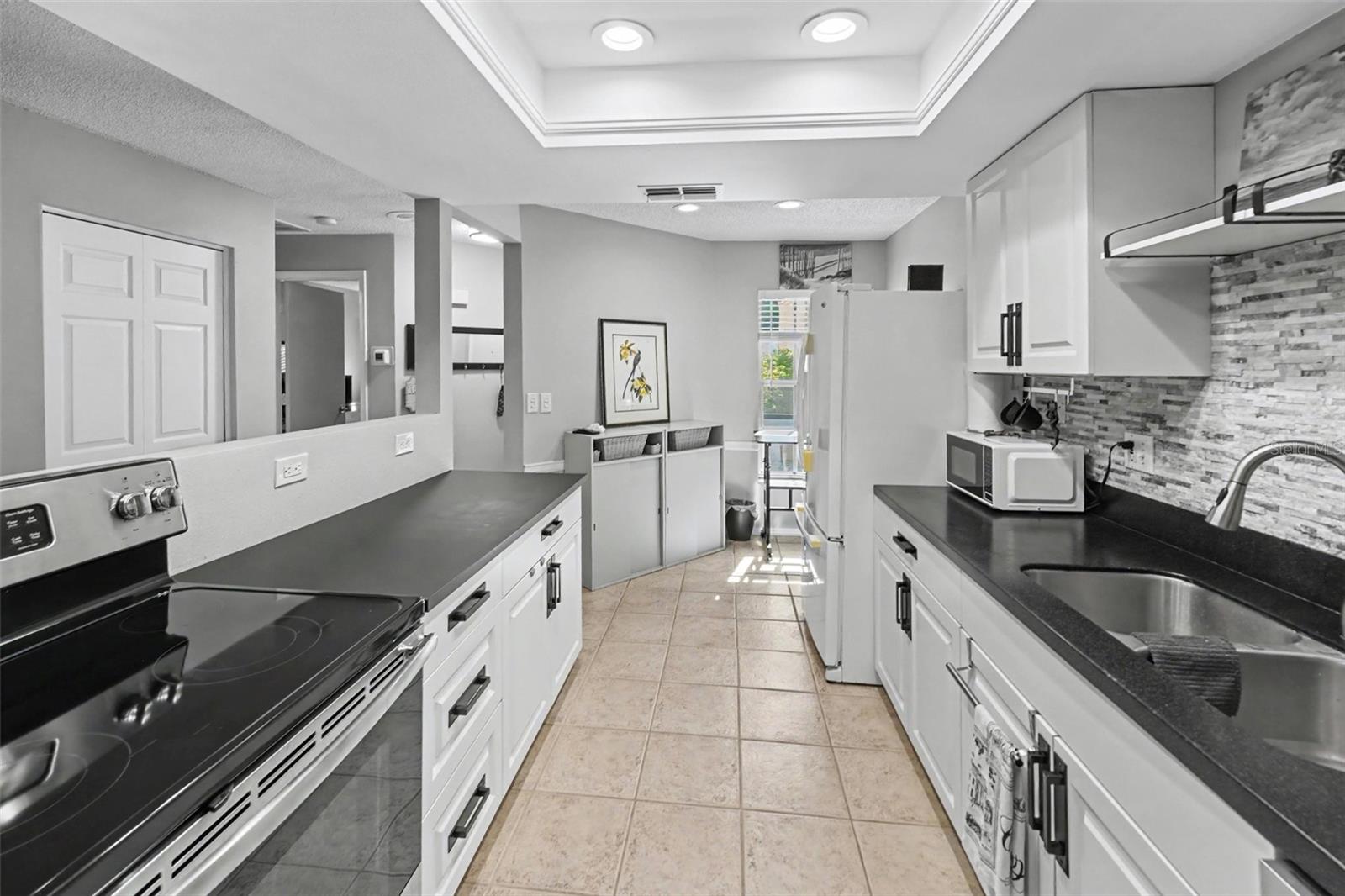 1652 HIGHLAND CLUB LN — photo 3