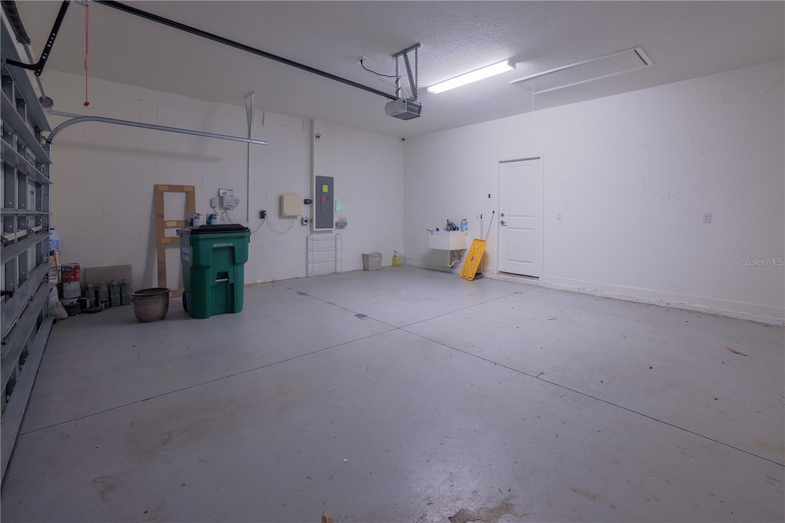 24893 LAMBRUSCO LOOP — photo 24