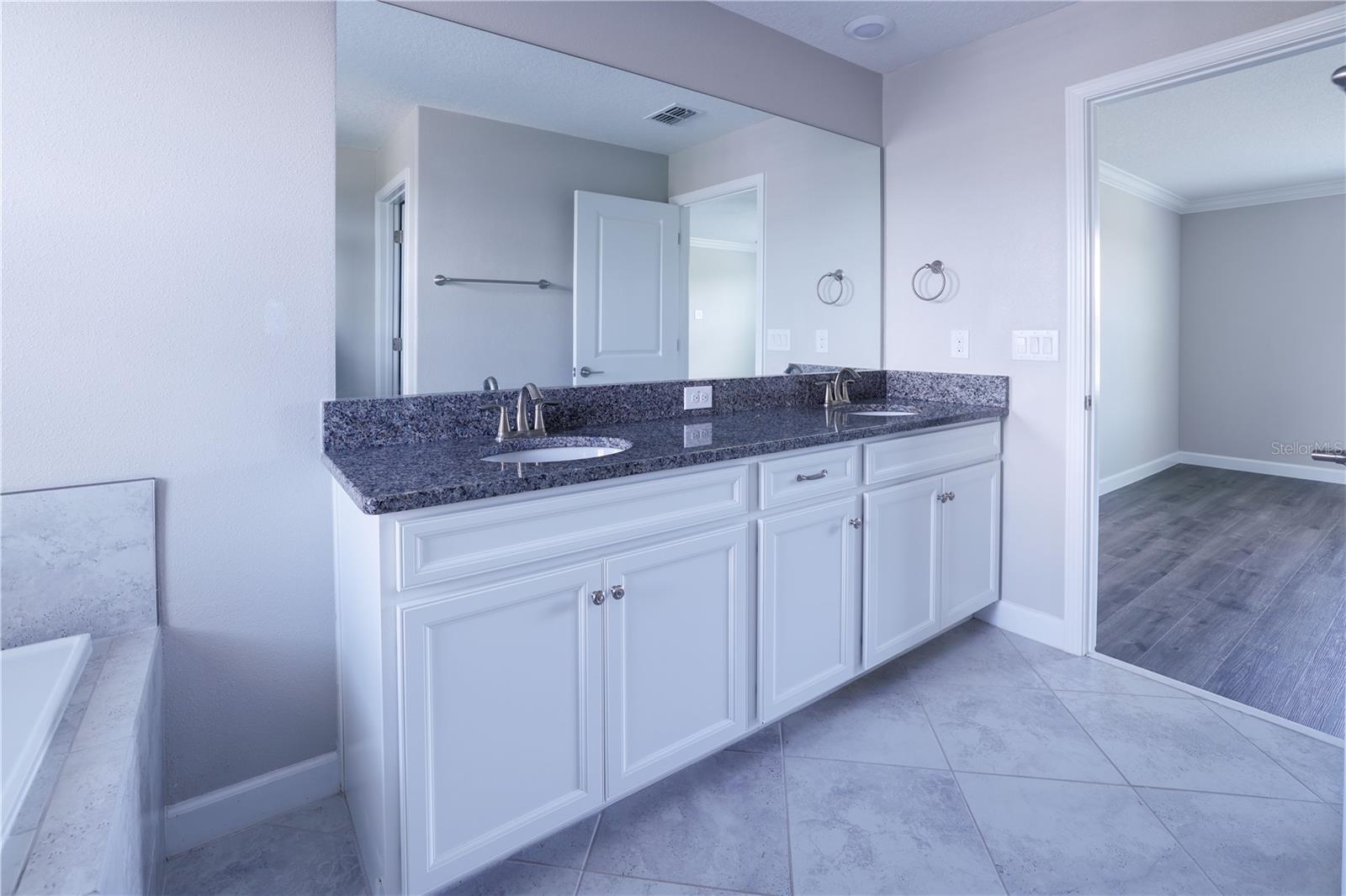24893 LAMBRUSCO LOOP — photo 14