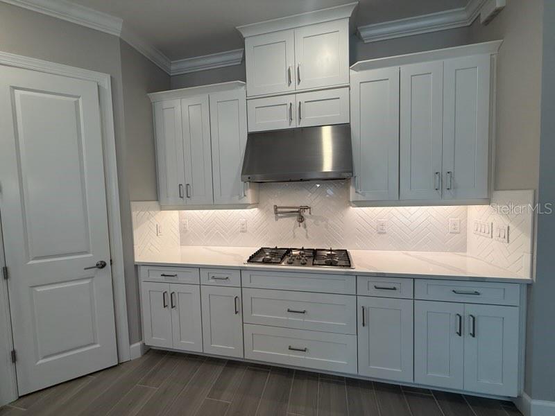 7716 MOONBEAM AVE — photo 11