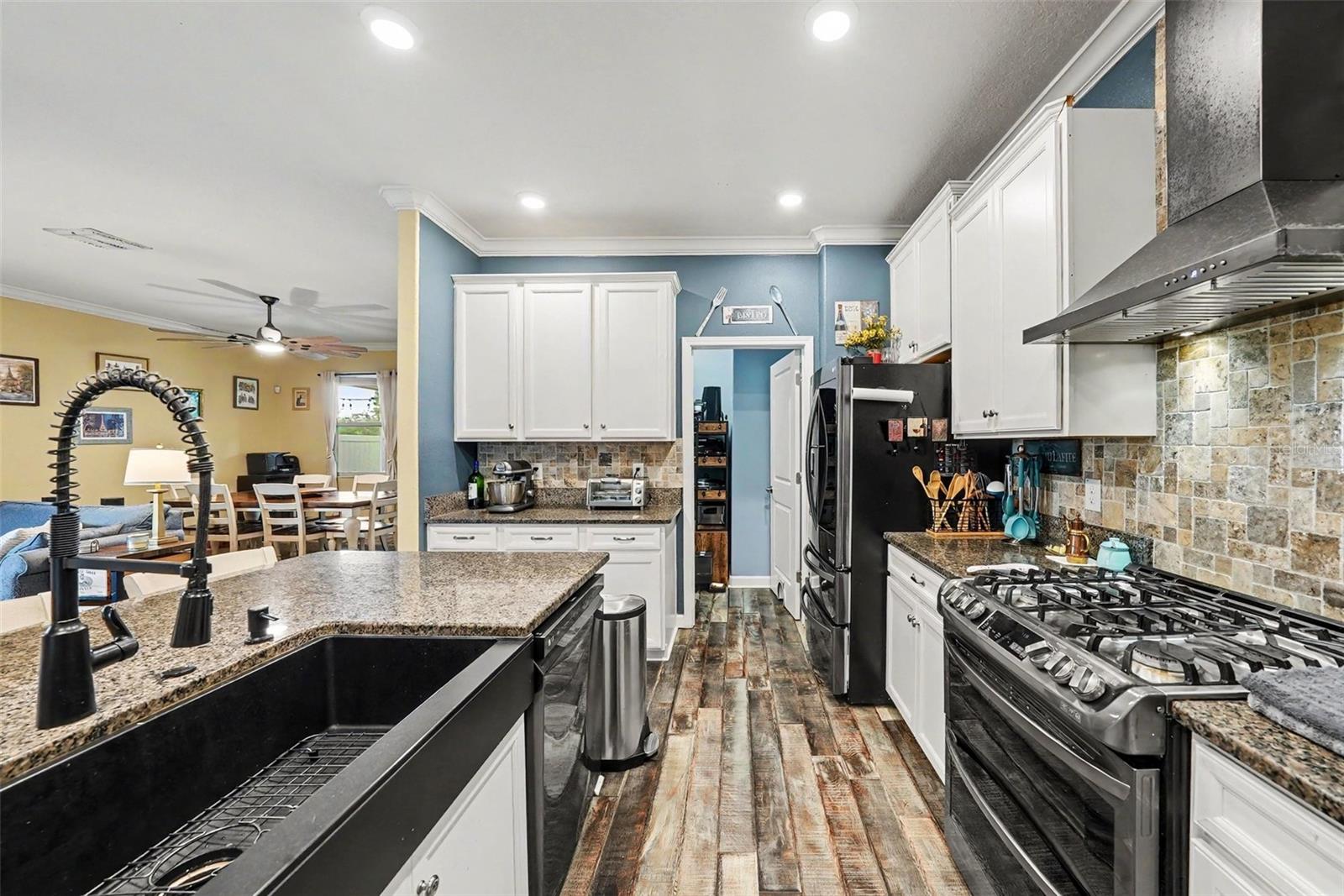 21922 CREST MEADOW DR — photo 13