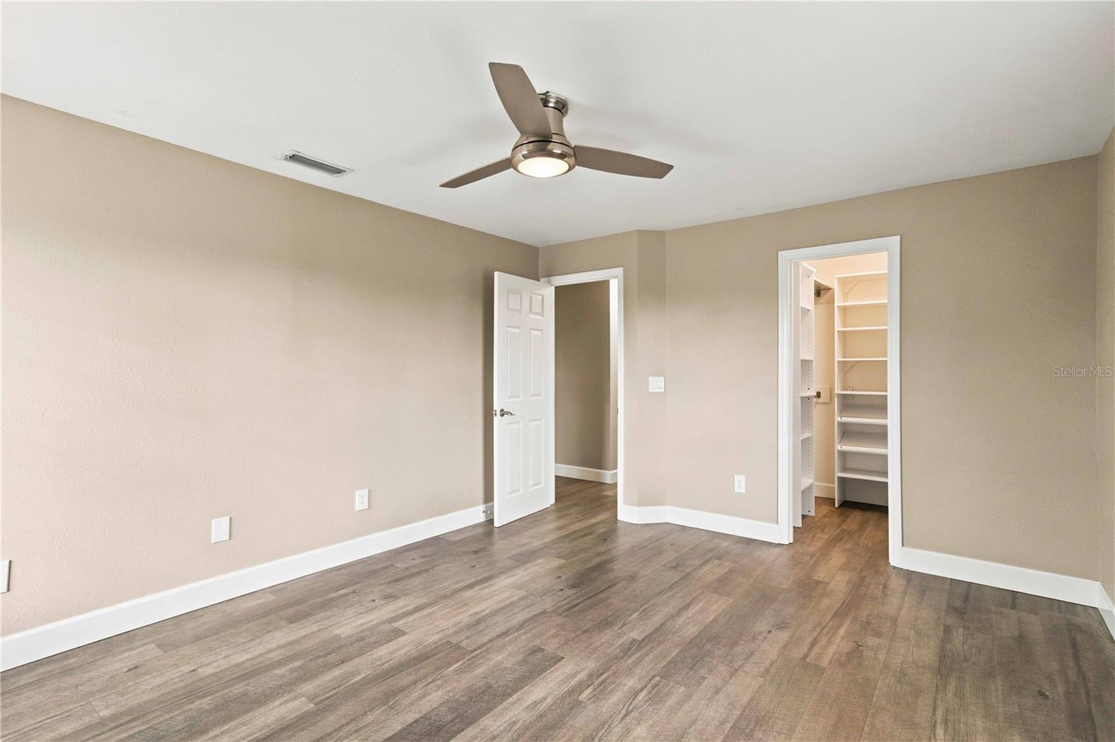5544 DINAH LN — photo 17