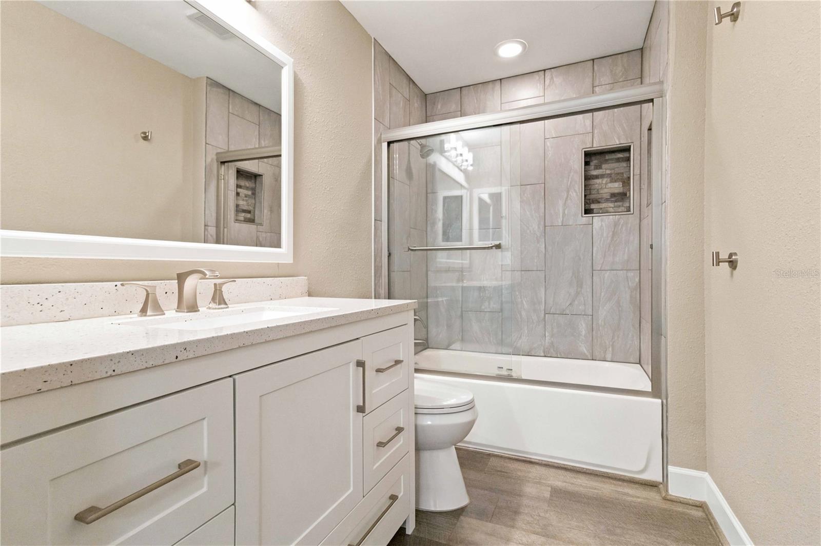 5544 DINAH LN — photo 20