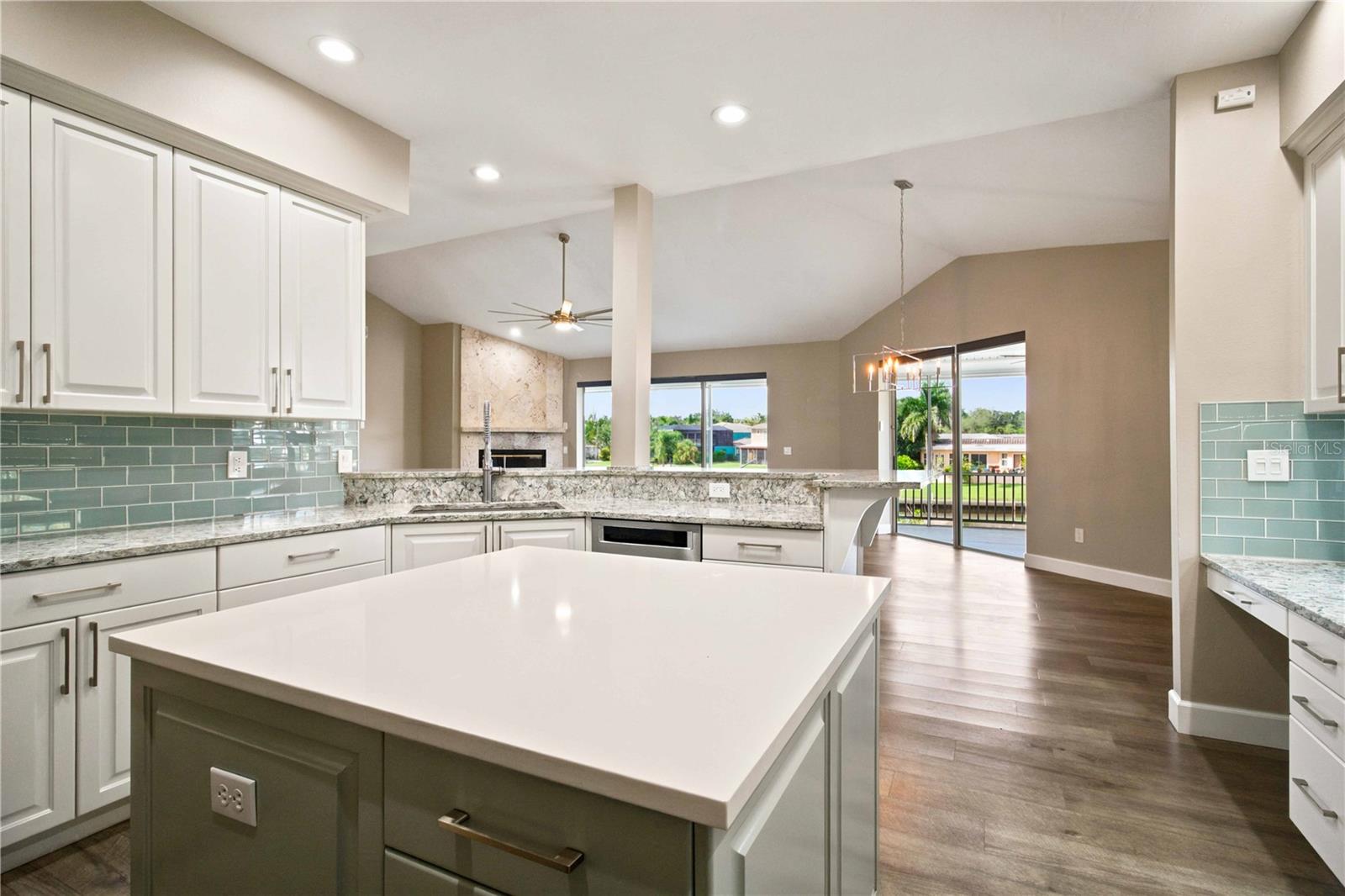 5544 DINAH LN — photo 8