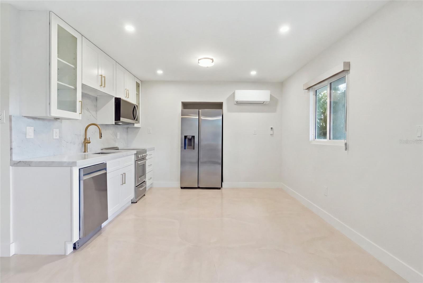 6796 SARASEA CIR #3 — photo 41