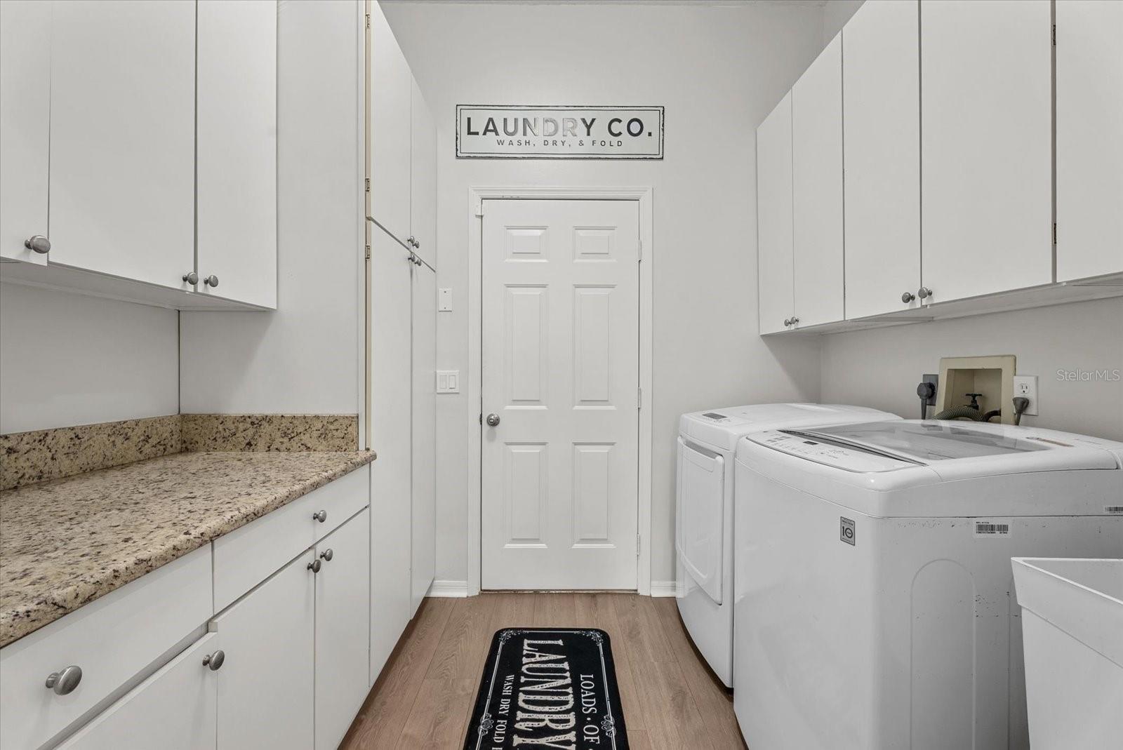 8805 CROSSWOOD CT — photo 25