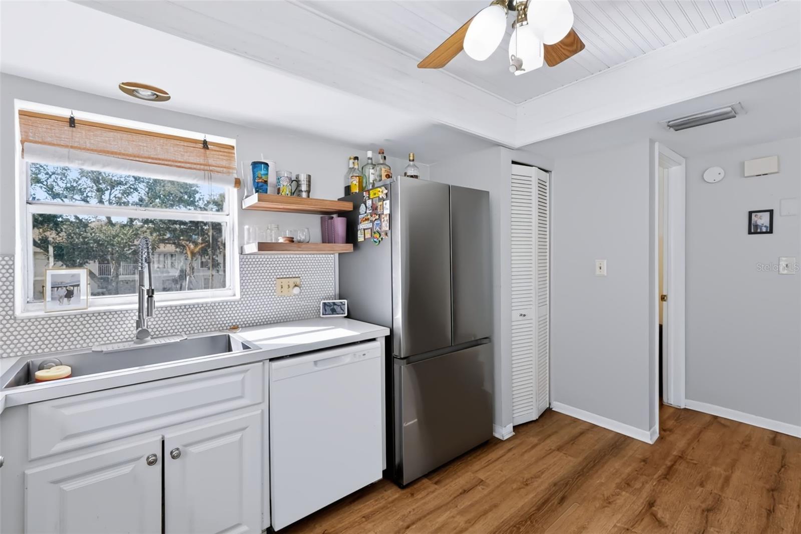 255 CAPRI CIR N #22 — photo 27