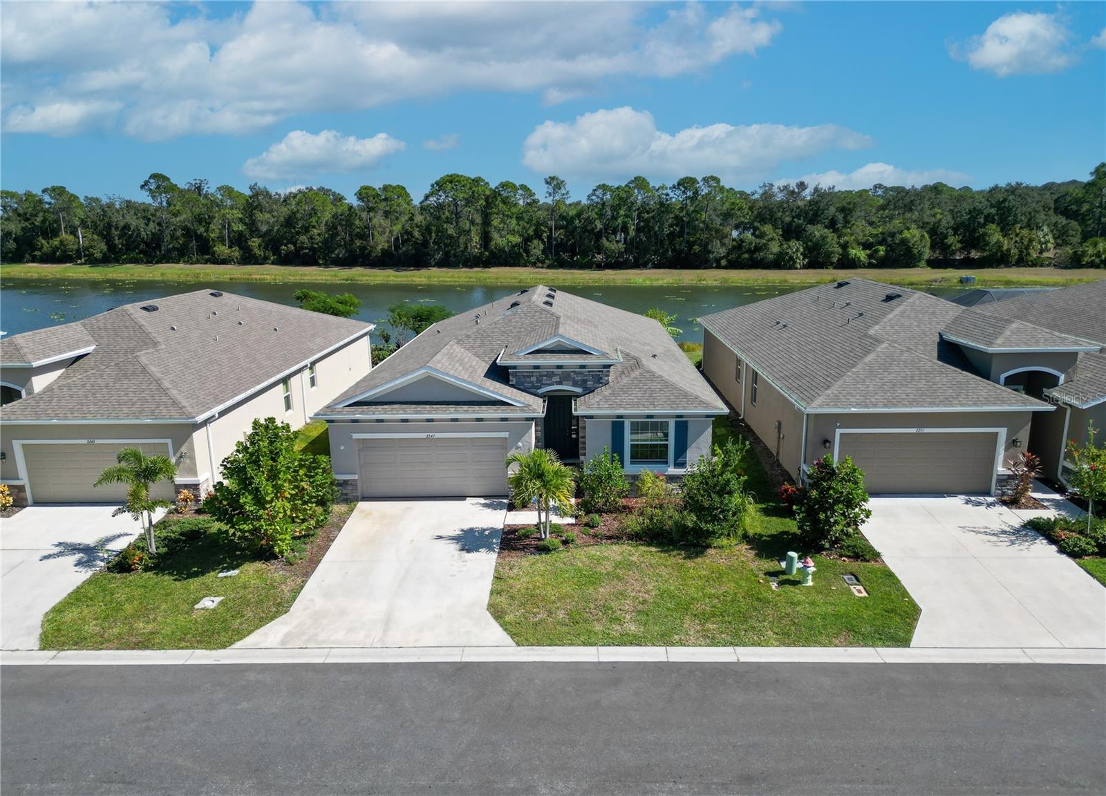 2247 MIDNIGHT PEARL DR — photo 2