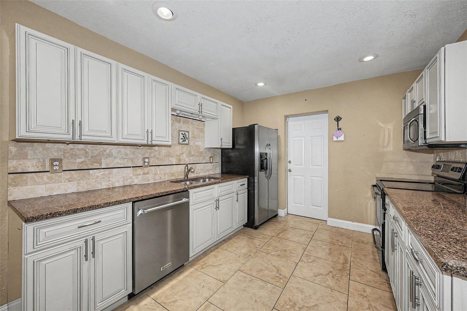 782 TERRACE RD — photo 3