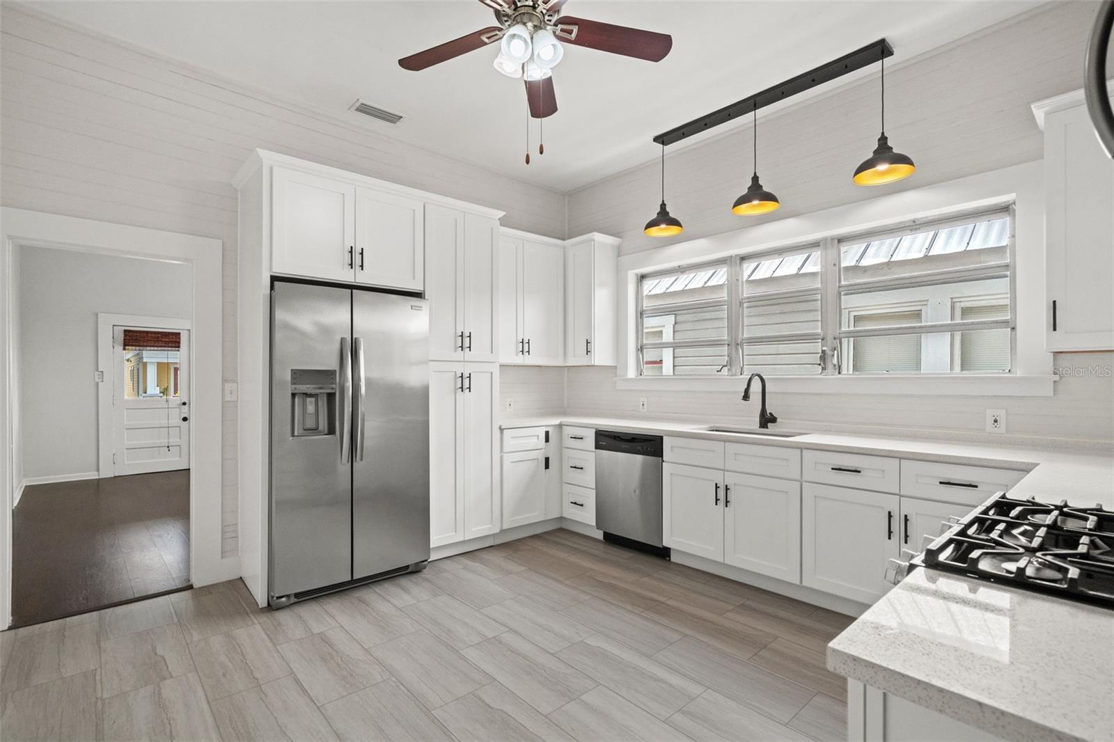 1310 E 15TH AVE — photo 16