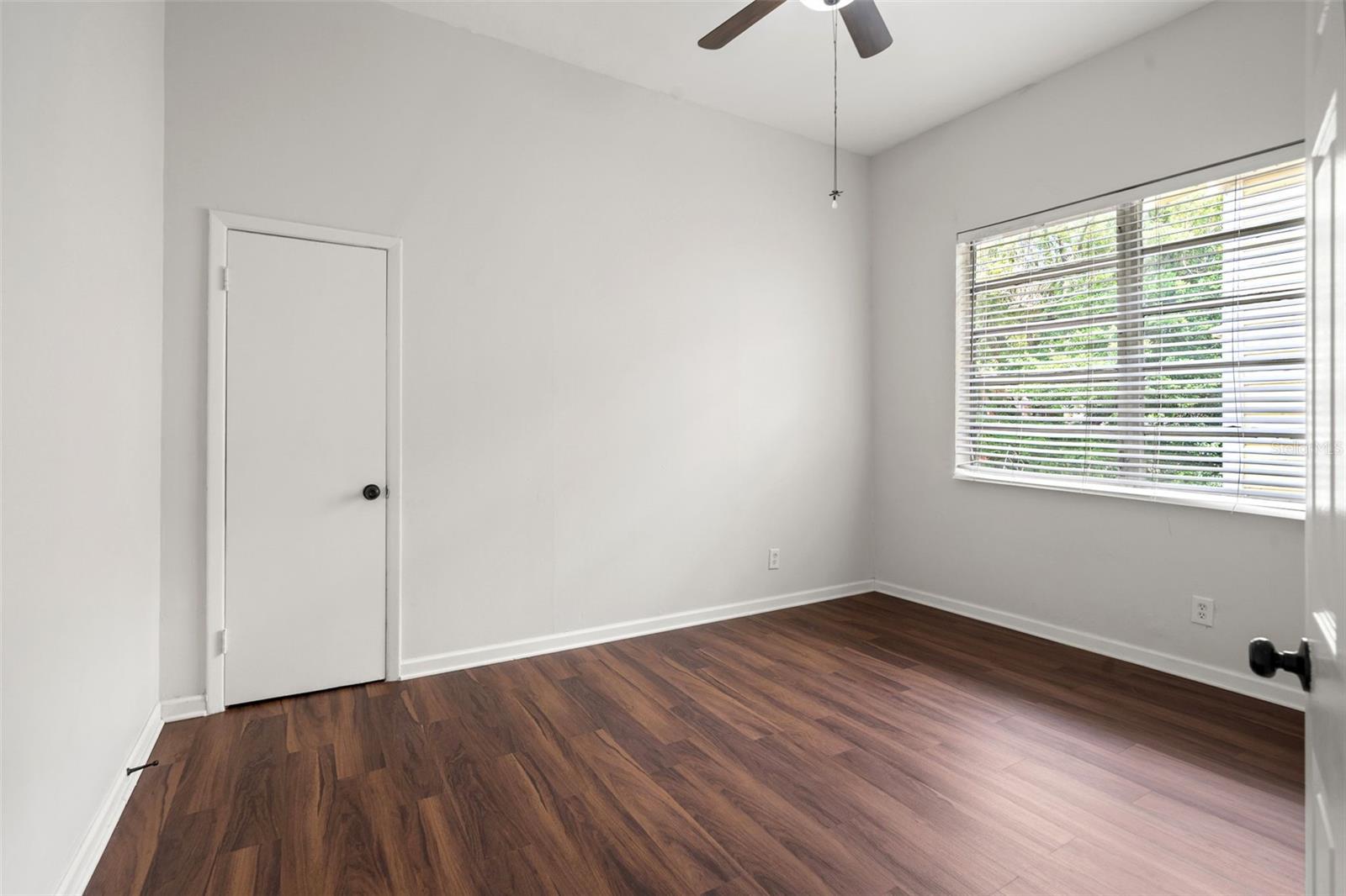 1310 E 15TH AVE — photo 25