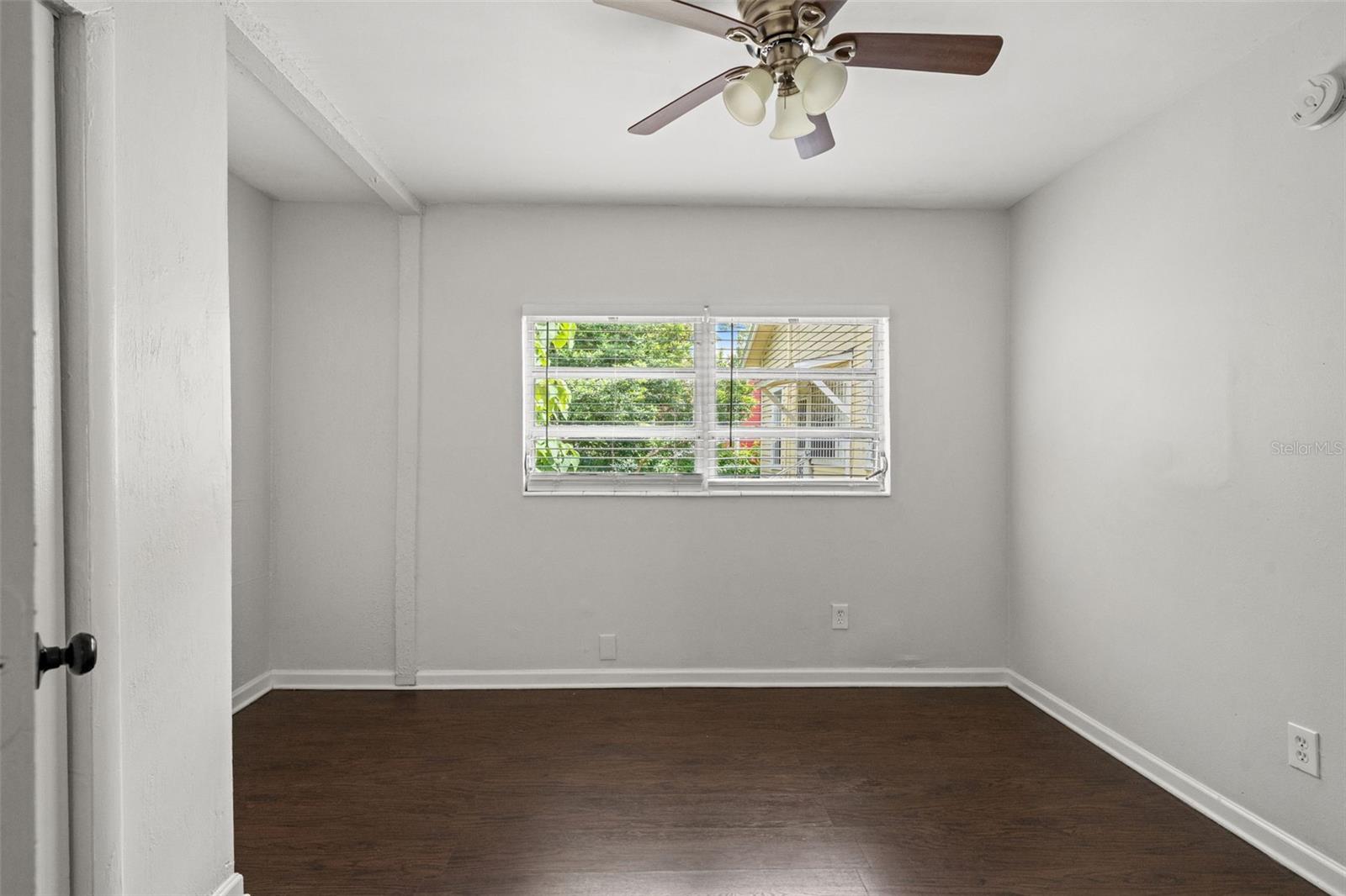 1310 E 15TH AVE — photo 31