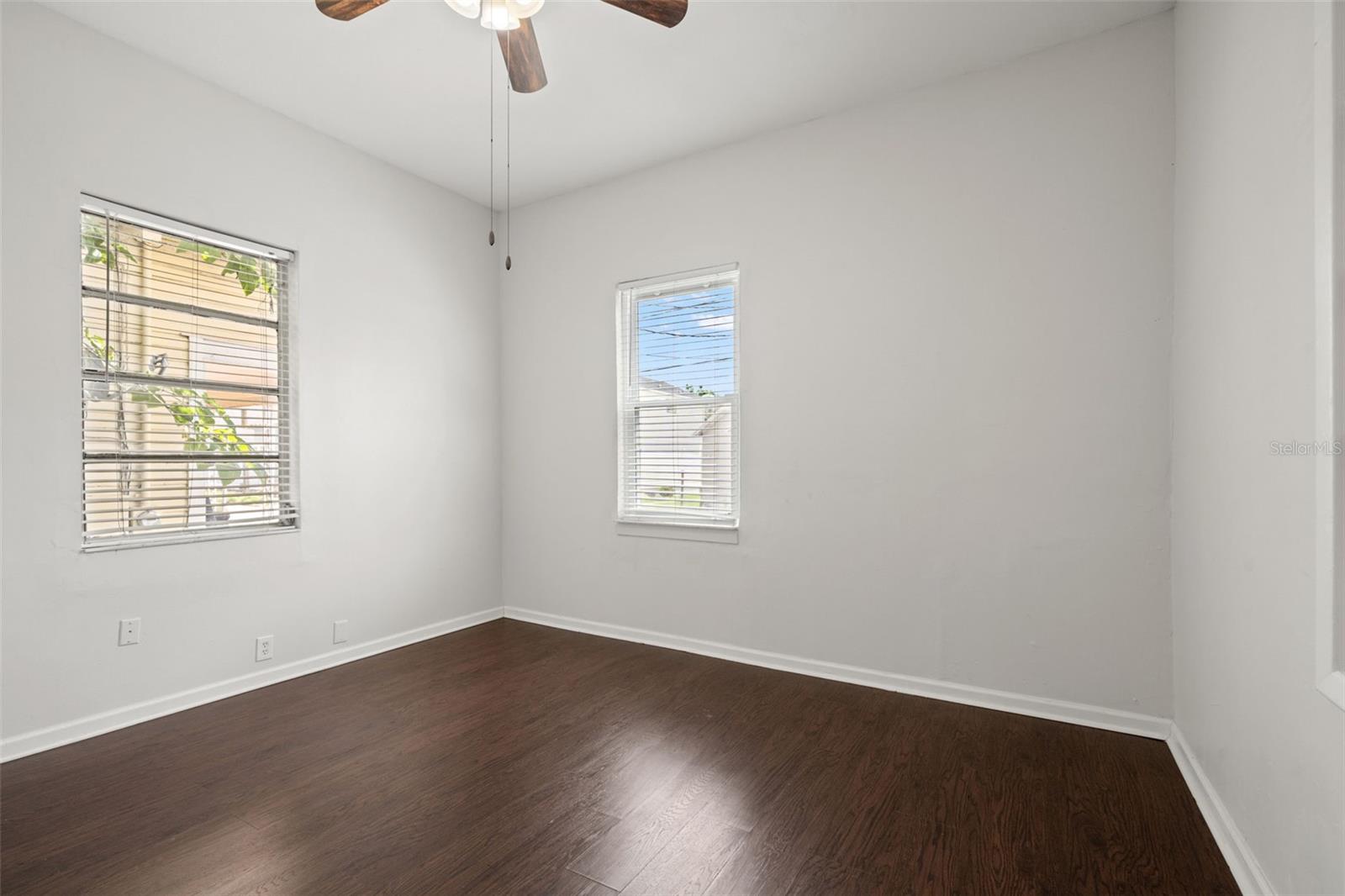 1310 E 15TH AVE — photo 19